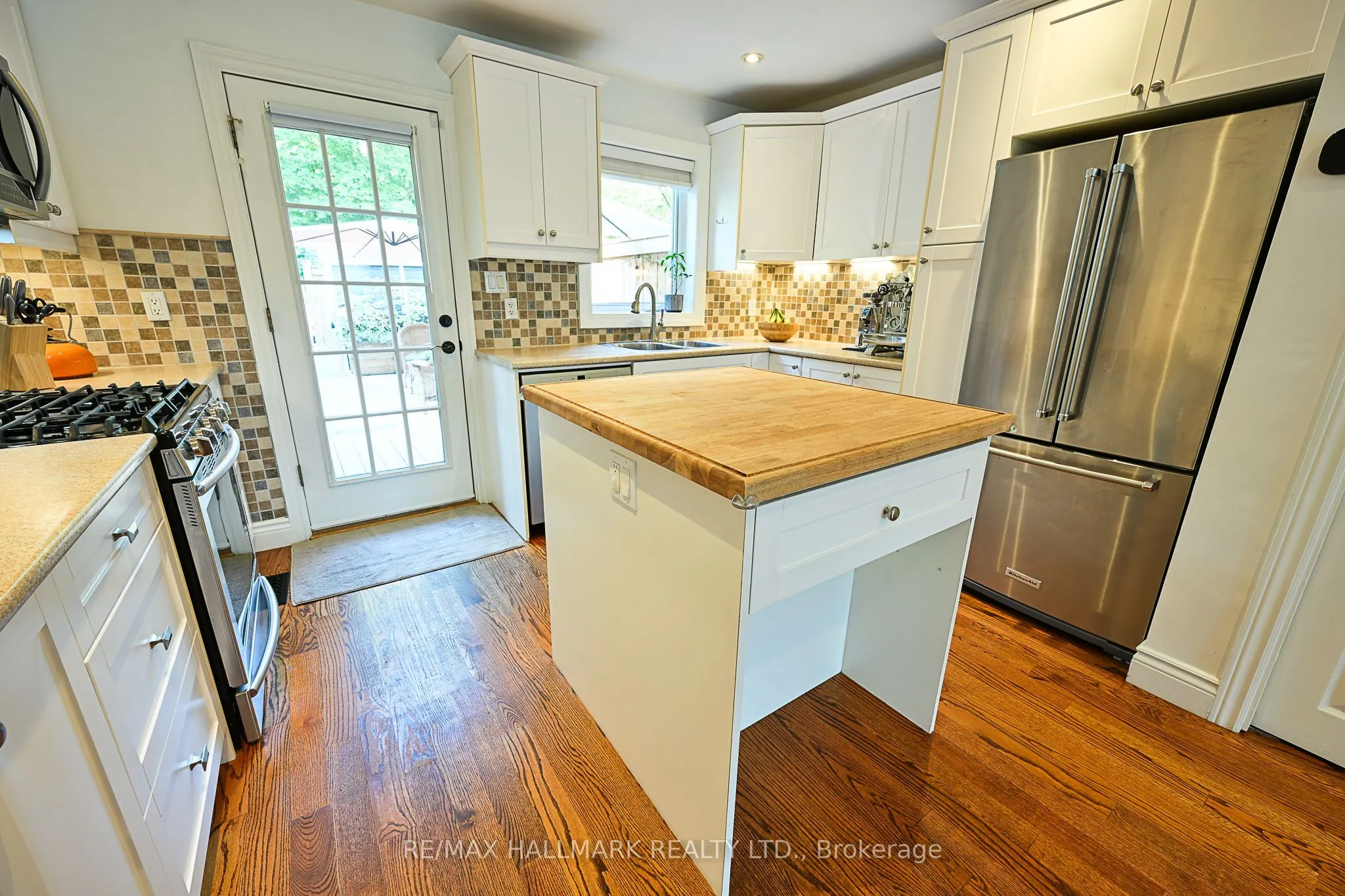 3318 Bathurst Street
