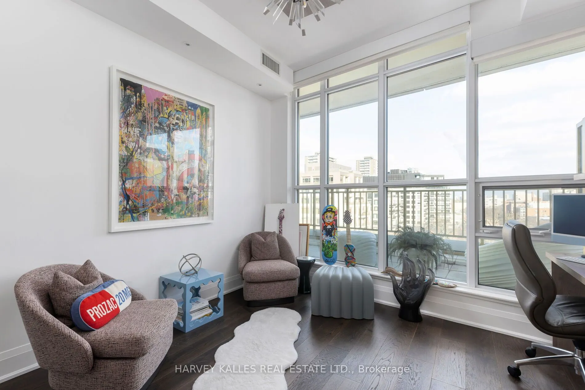 151 Avenue Road, #805