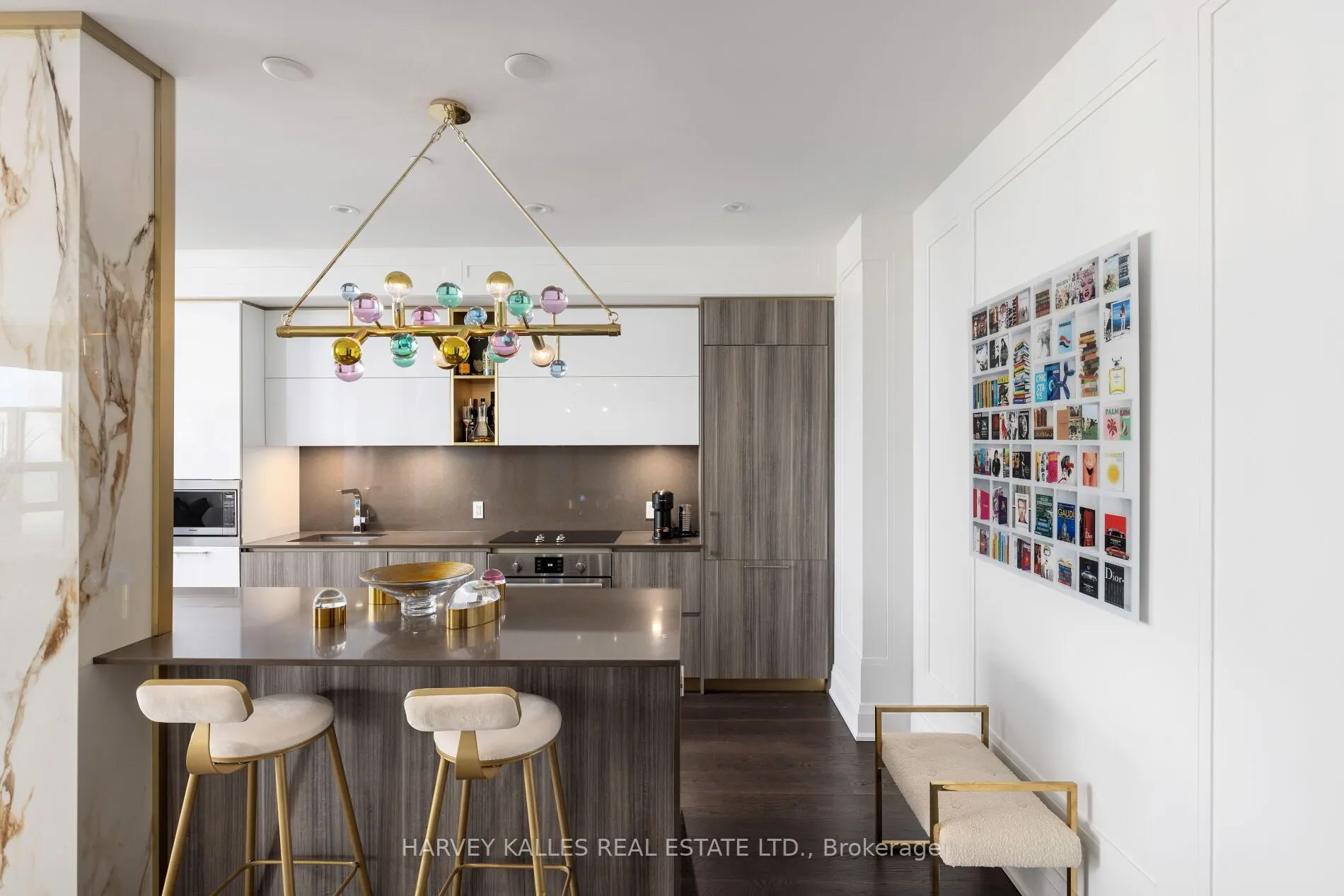 151 Avenue Road, #805