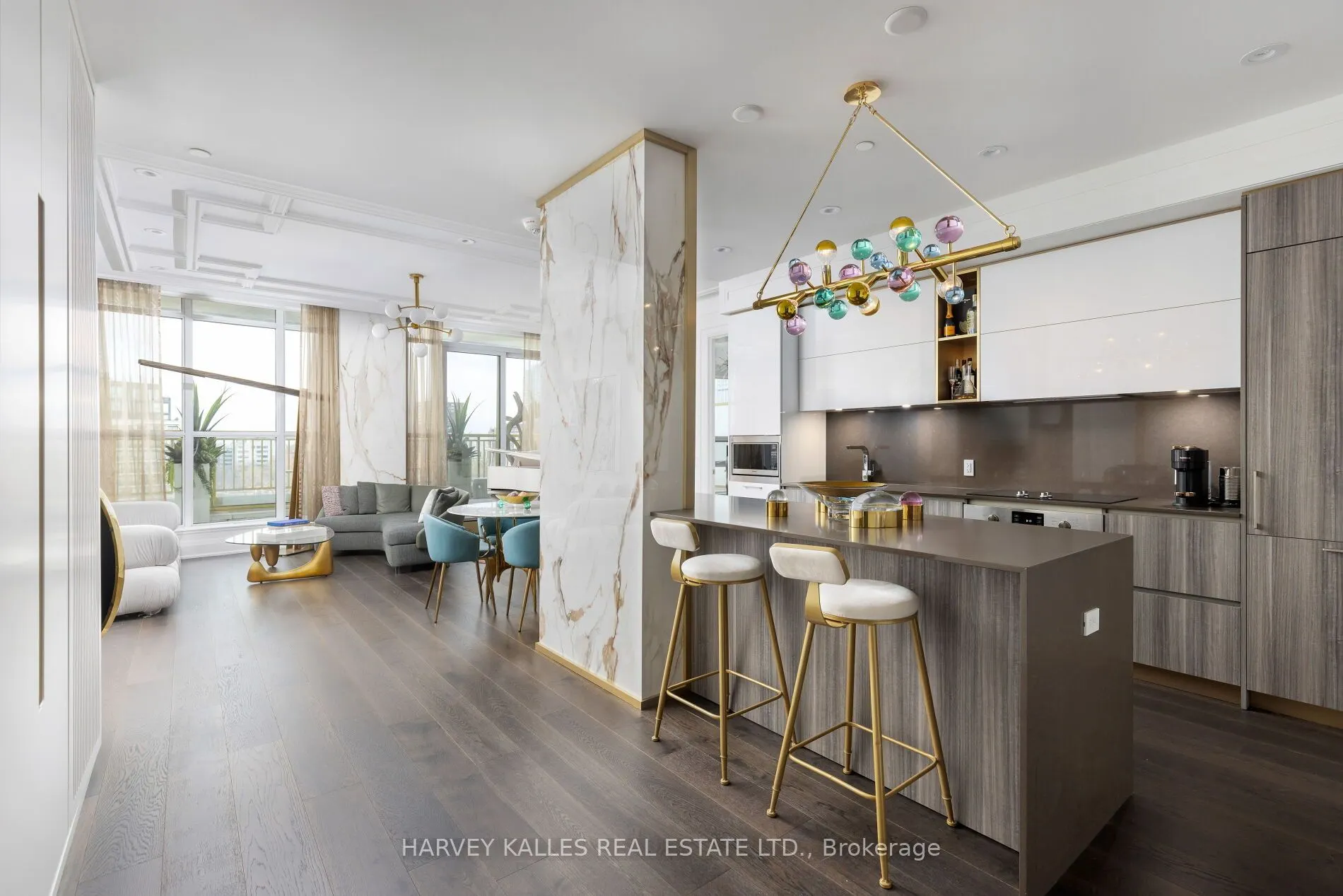 151 Avenue Road, #805