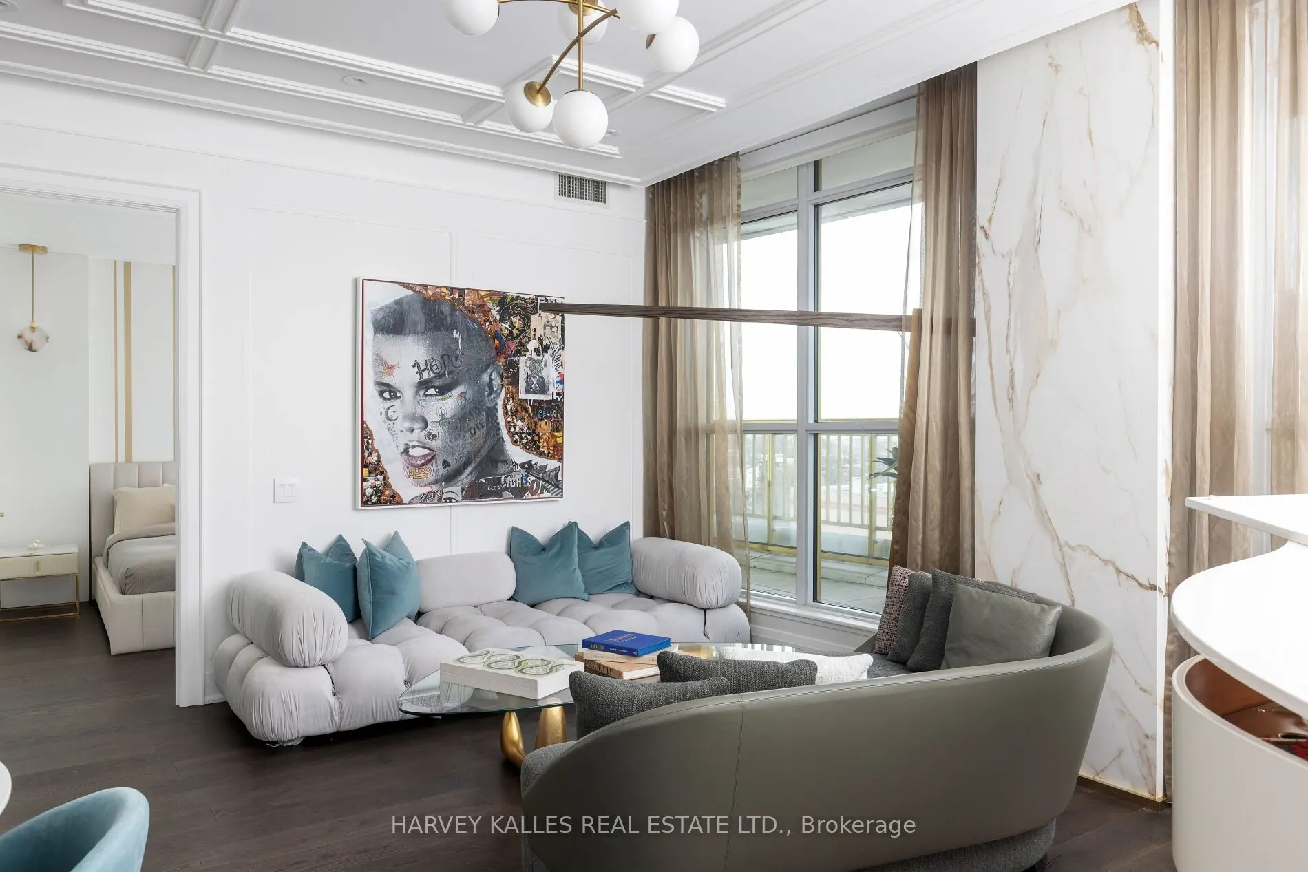 151 Avenue Road, #805