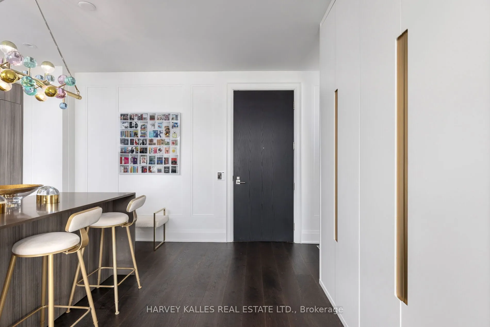 151 Avenue Road, #805