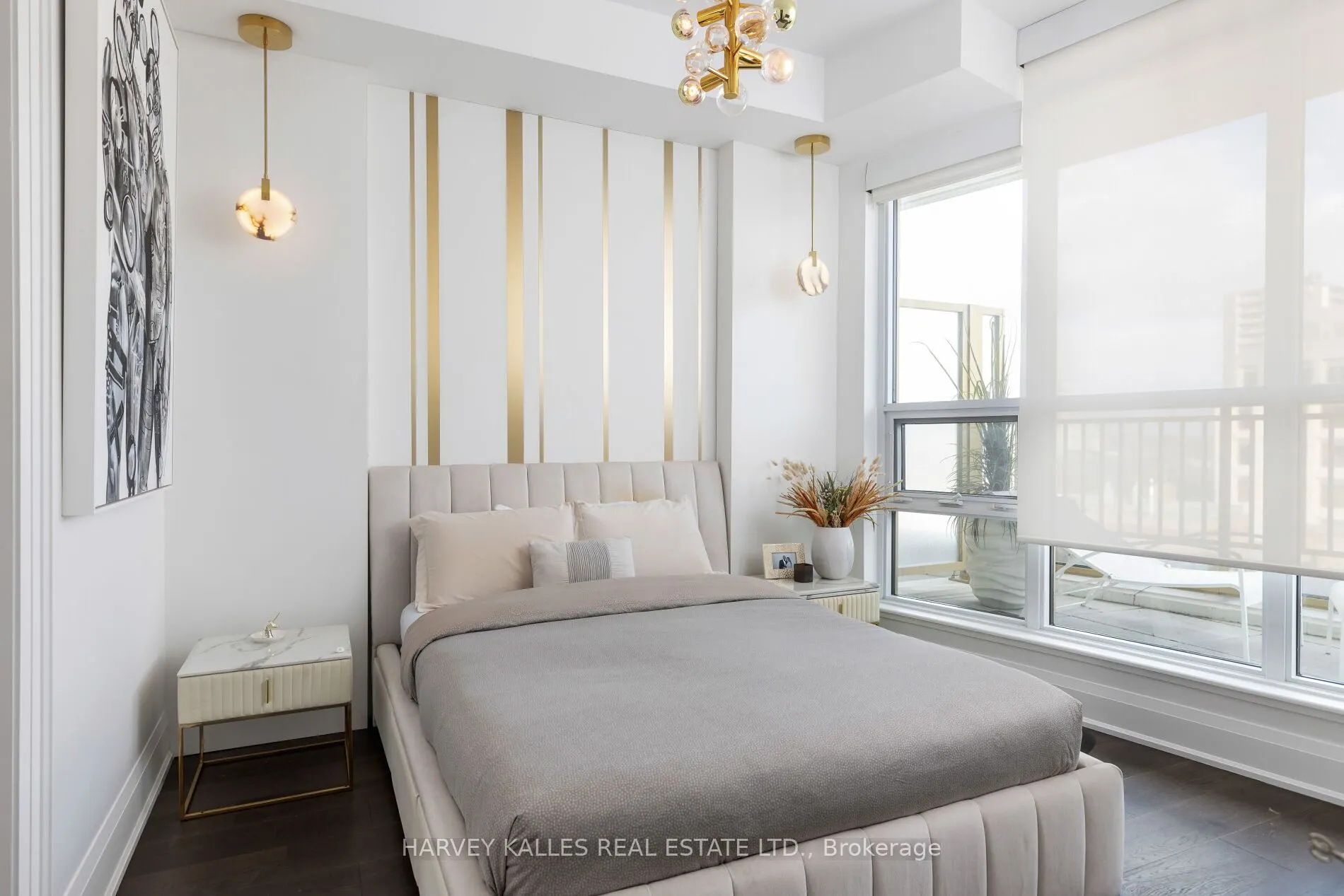 151 Avenue Road, #805