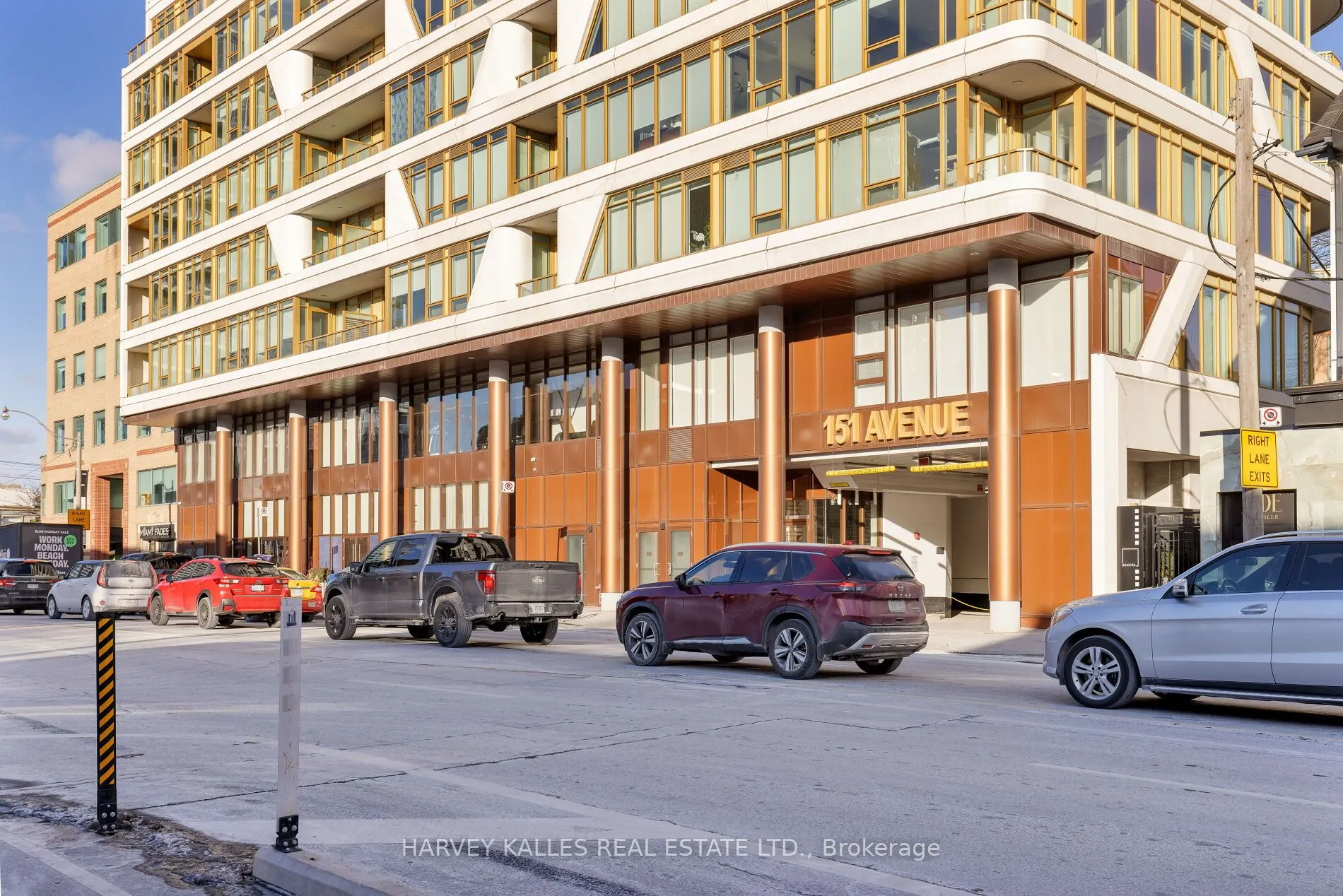 151 Avenue Road, #805