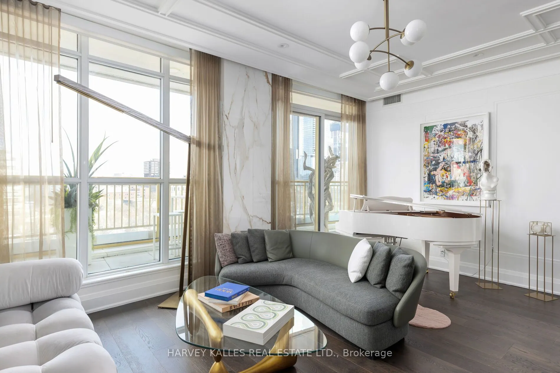 151 Avenue Road, #805