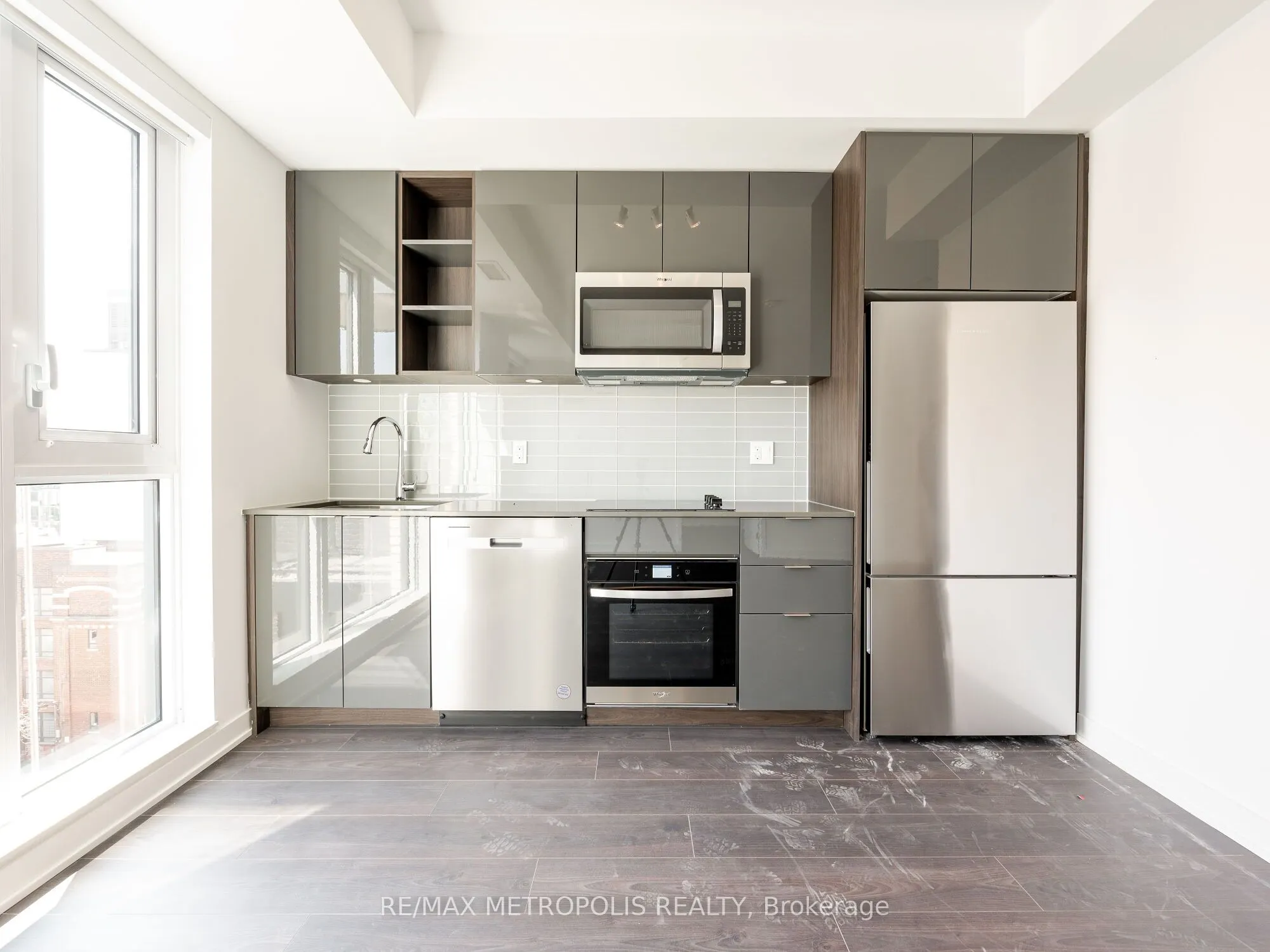 543 Richmond Street W, #806