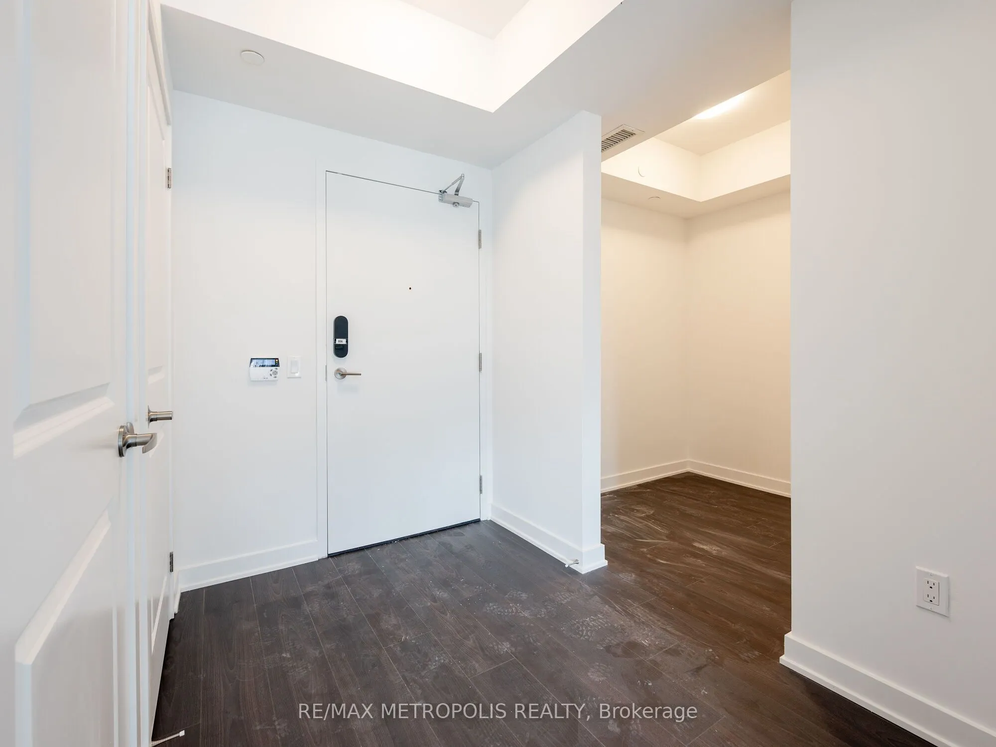 543 Richmond Street W, #806