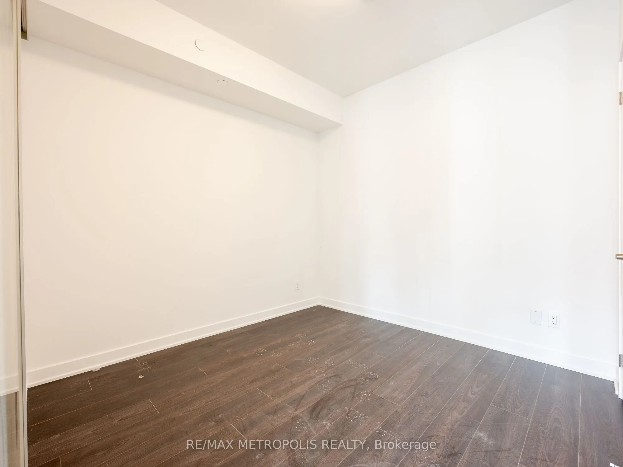 543 Richmond Street W, #806