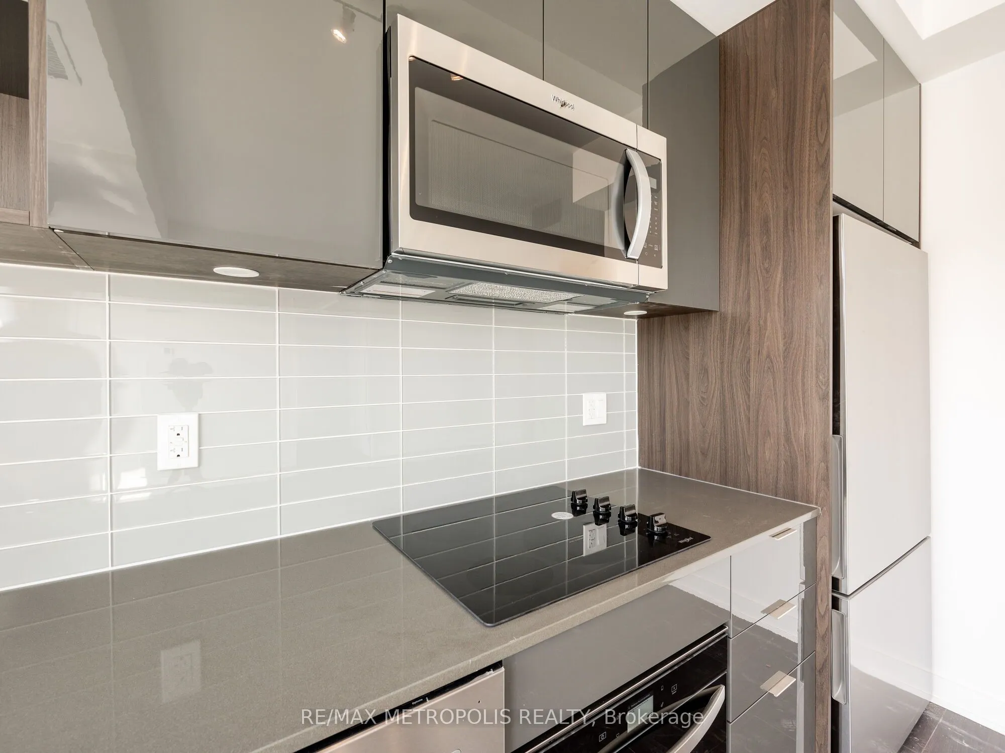 543 Richmond Street W, #806