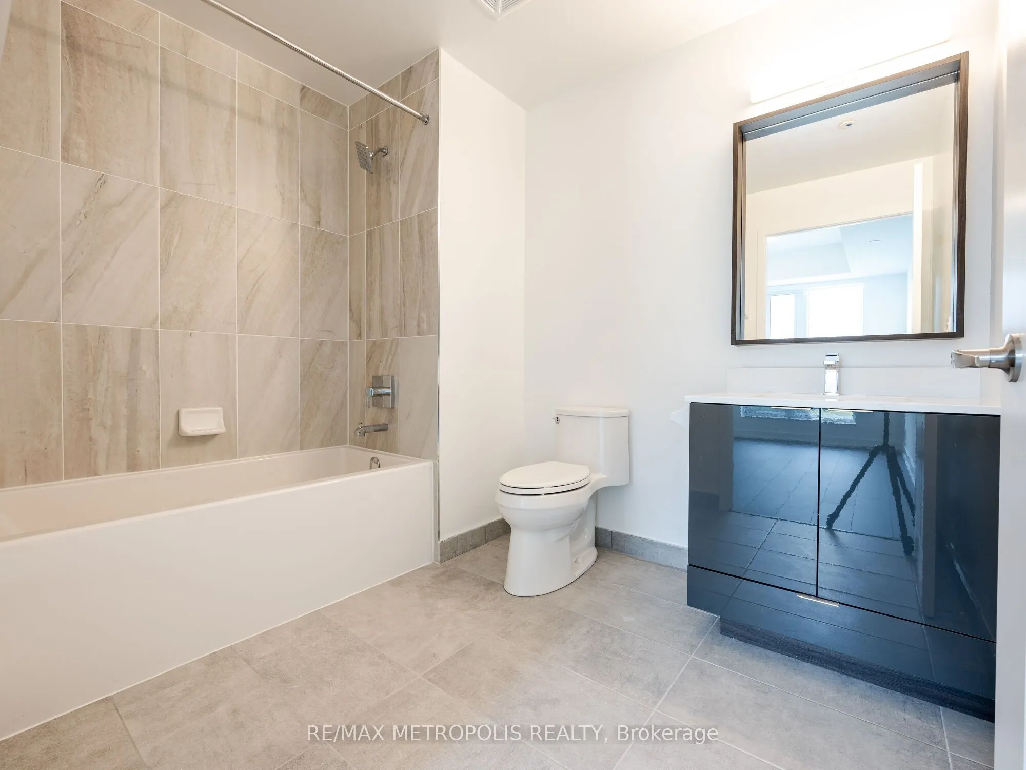 543 Richmond Street W, #806
