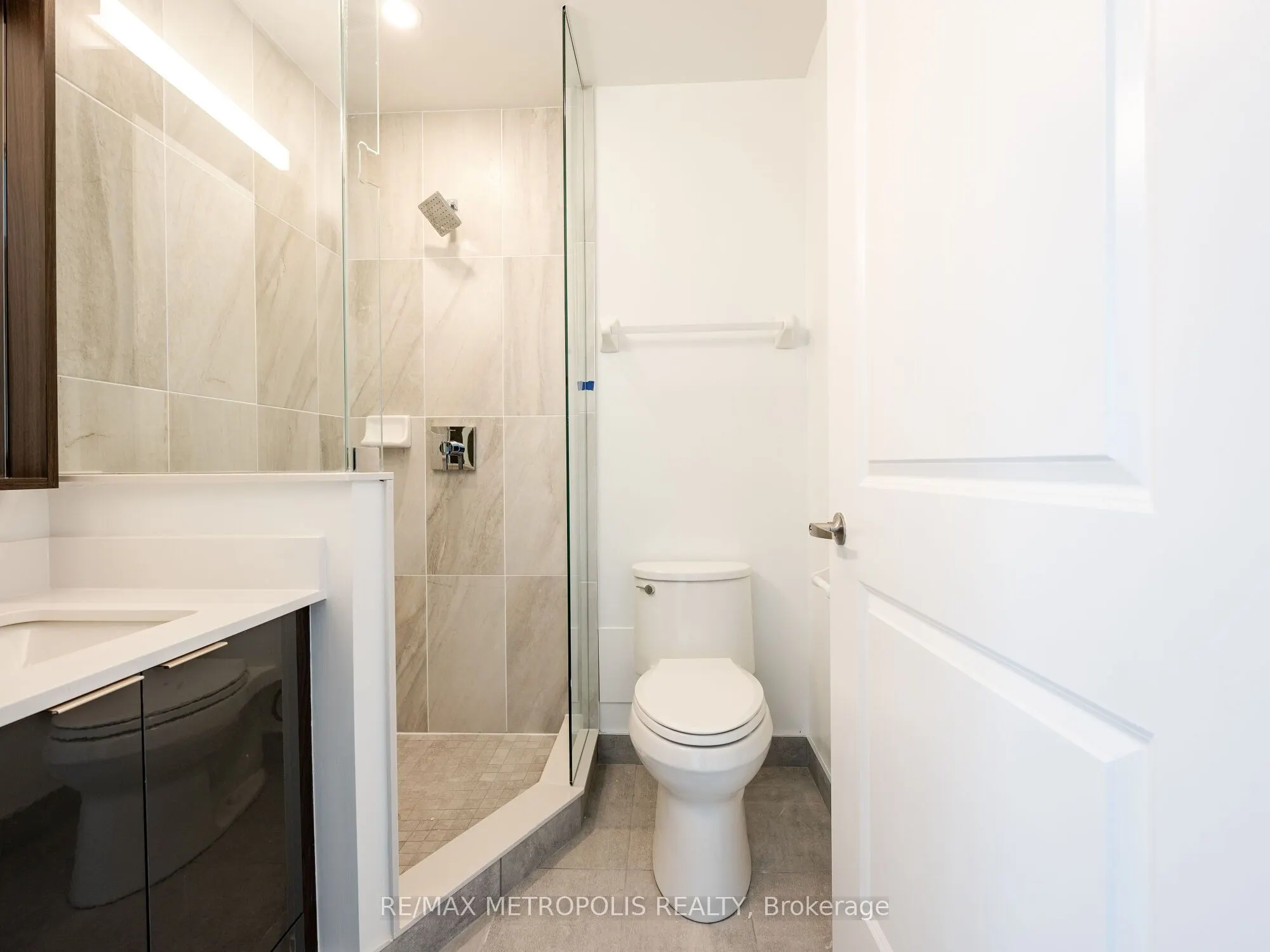 543 Richmond Street W, #806
