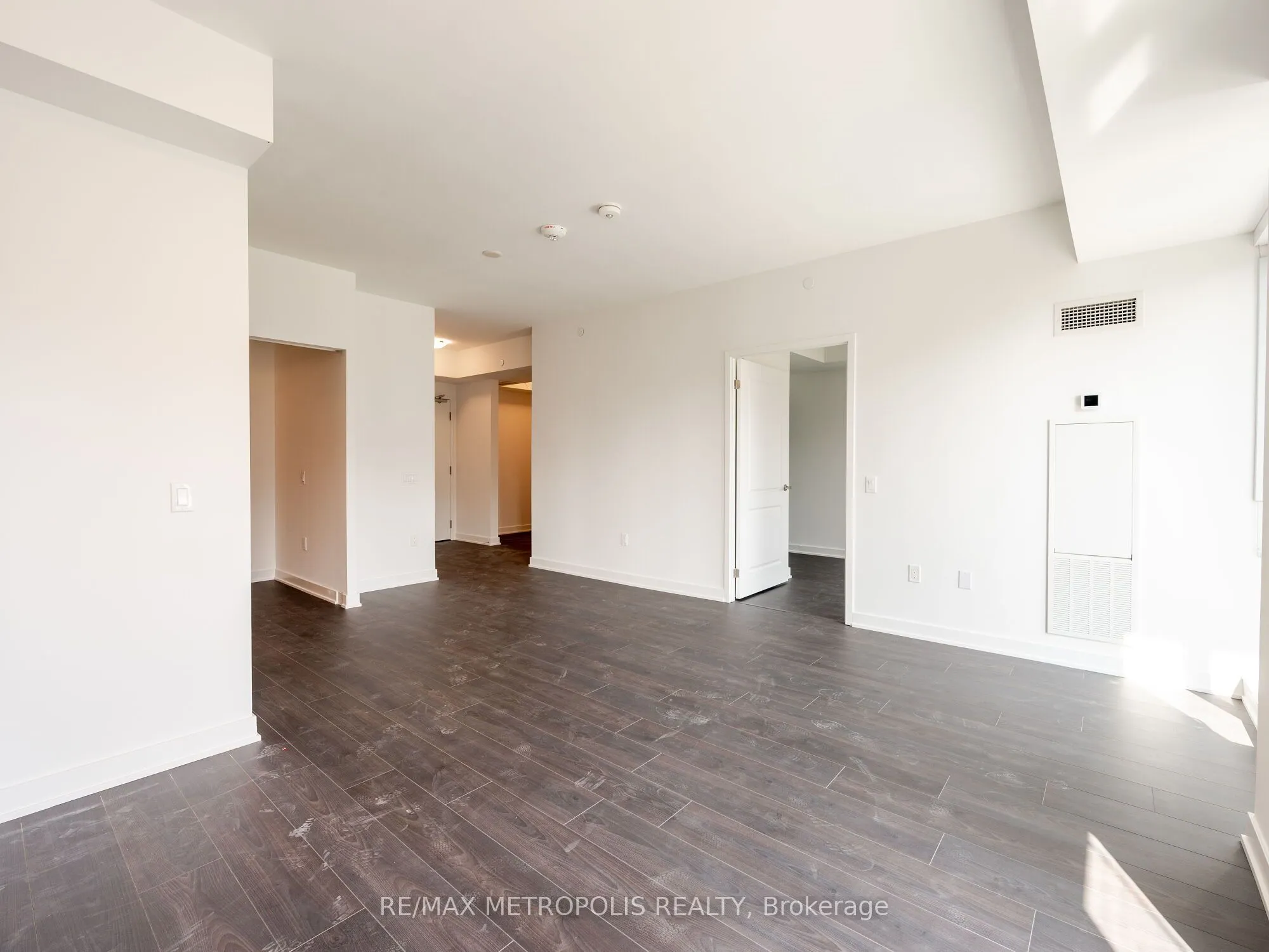 543 Richmond Street W, #806