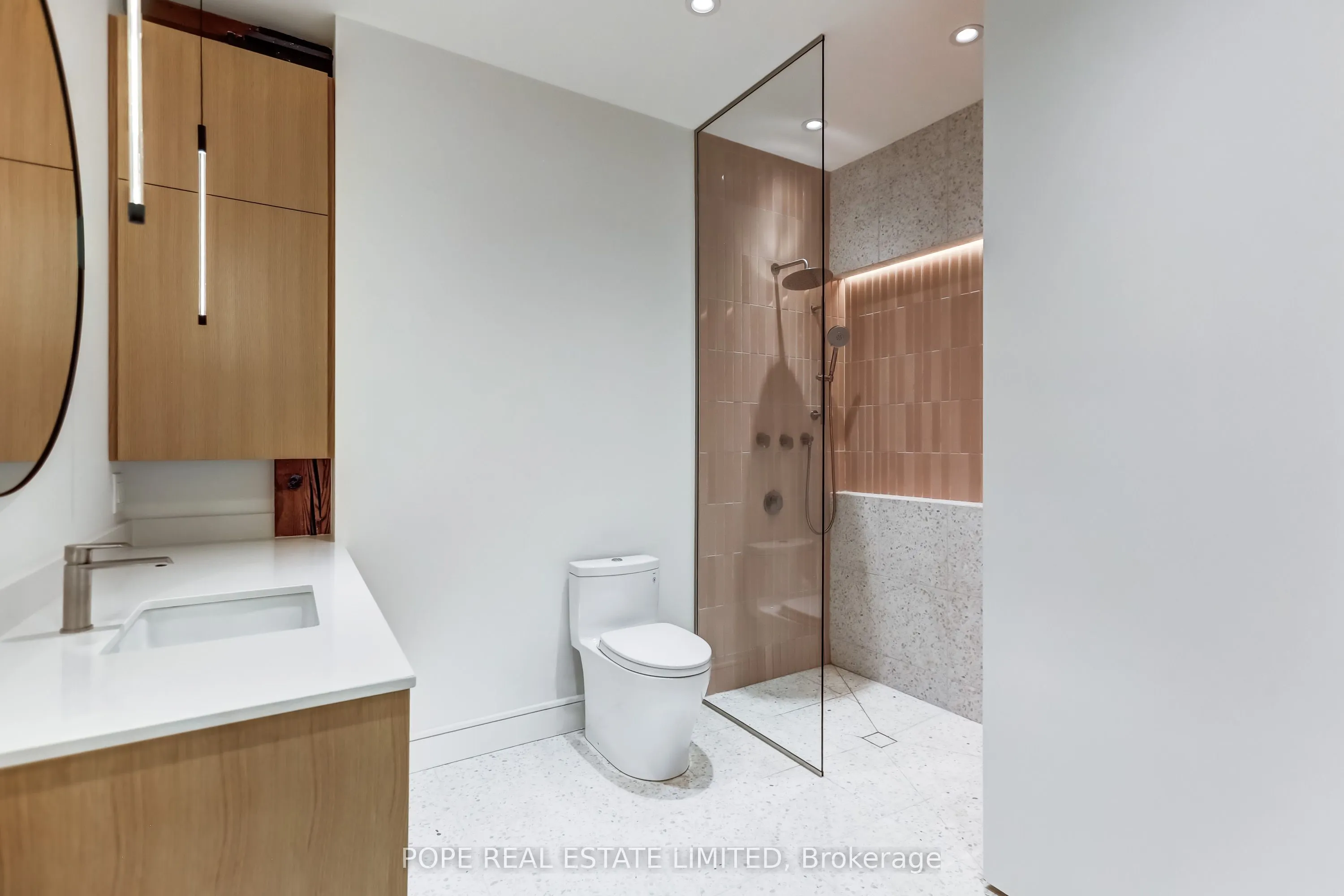 781 King Street W, #211