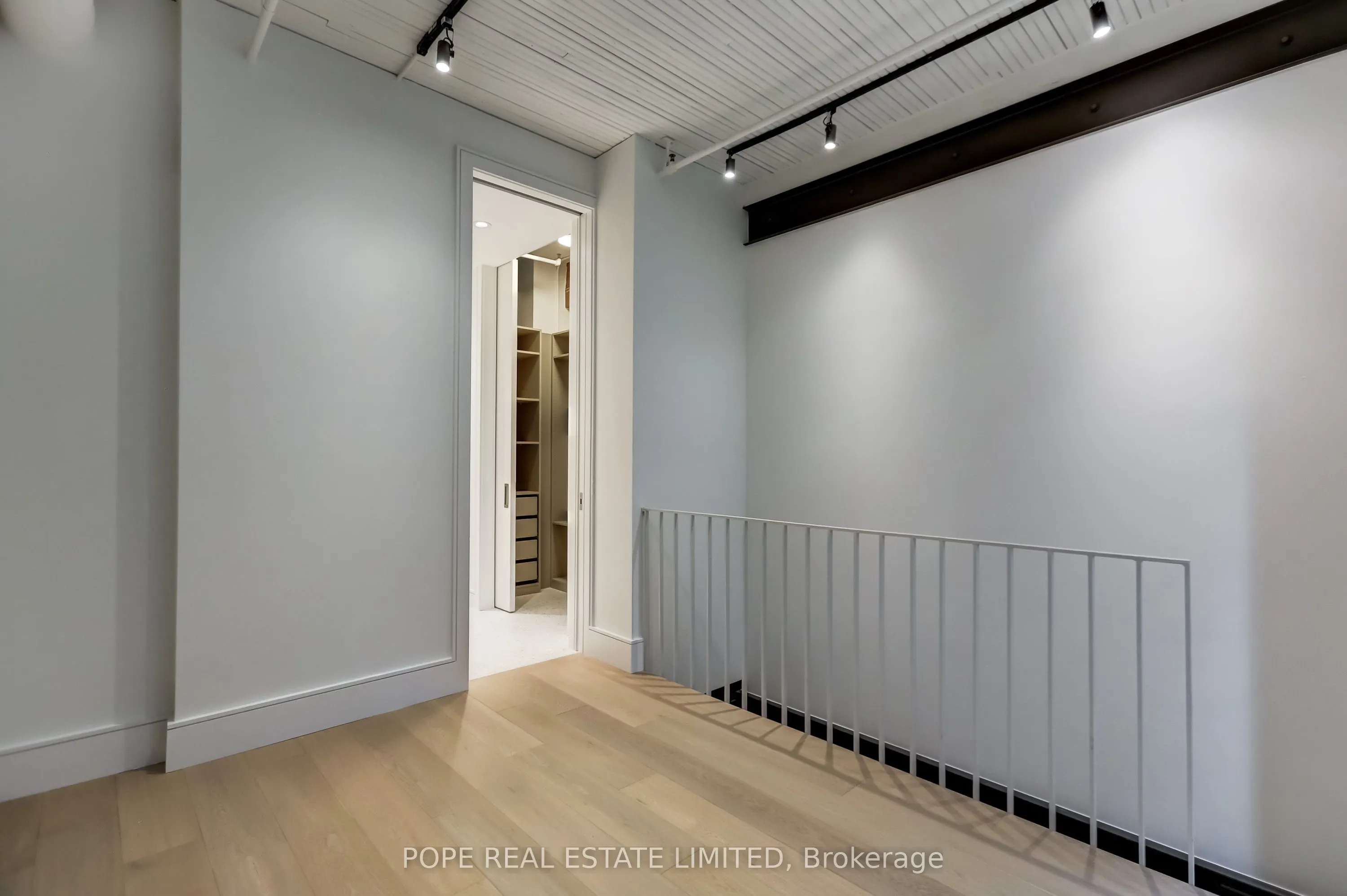 781 King Street W, #211
