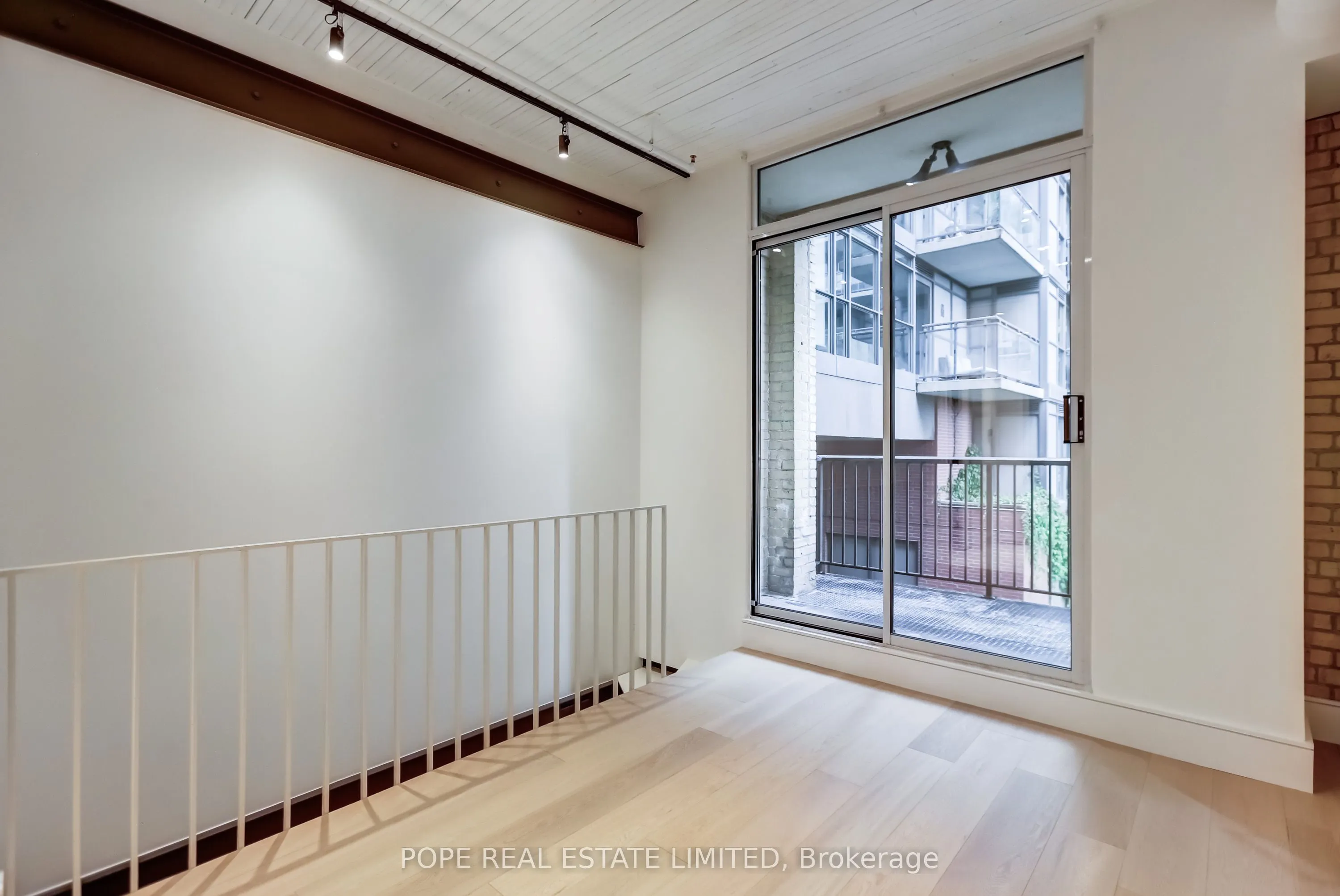781 King Street W, #211