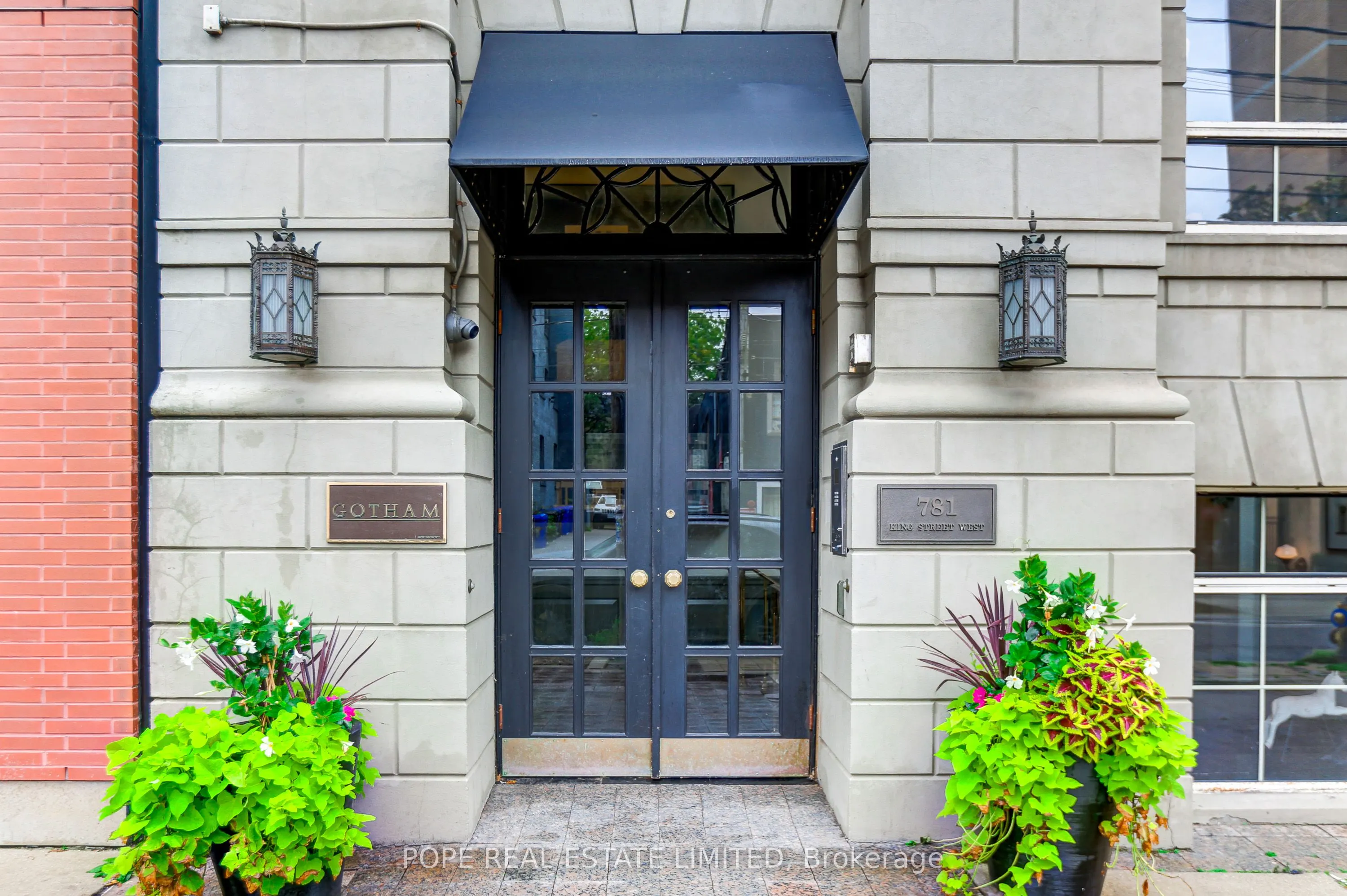 781 King Street W, #211