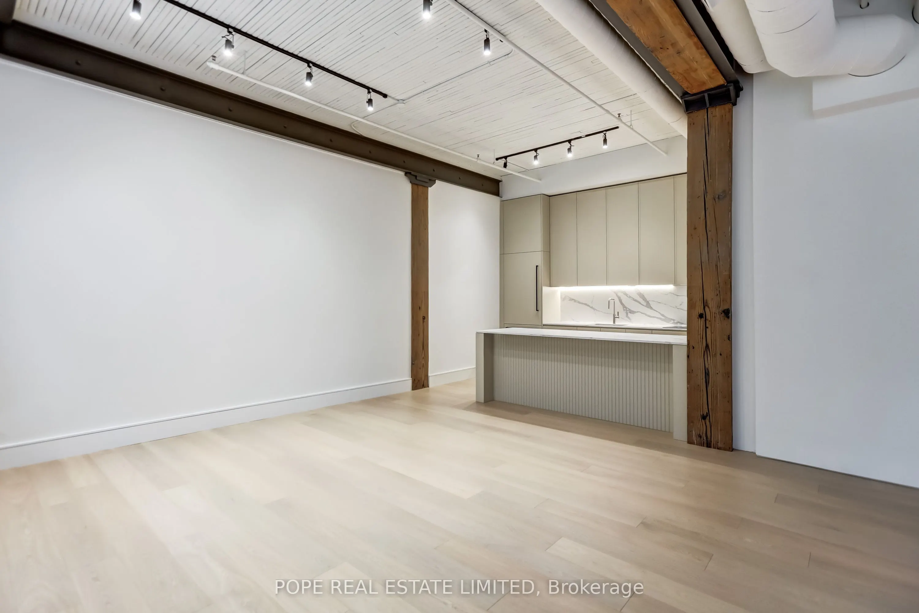 781 King Street W, #211