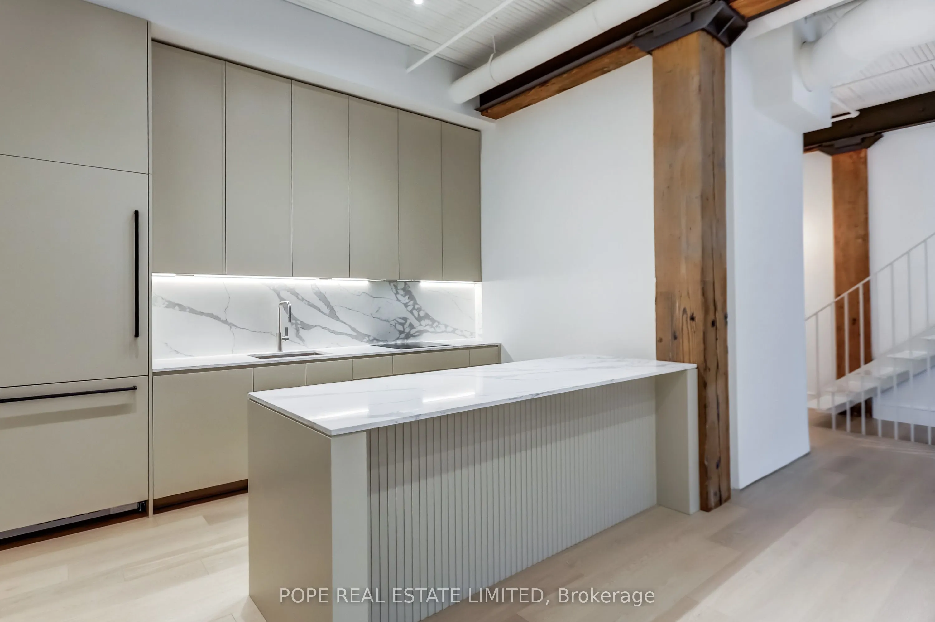 781 King Street W, #211