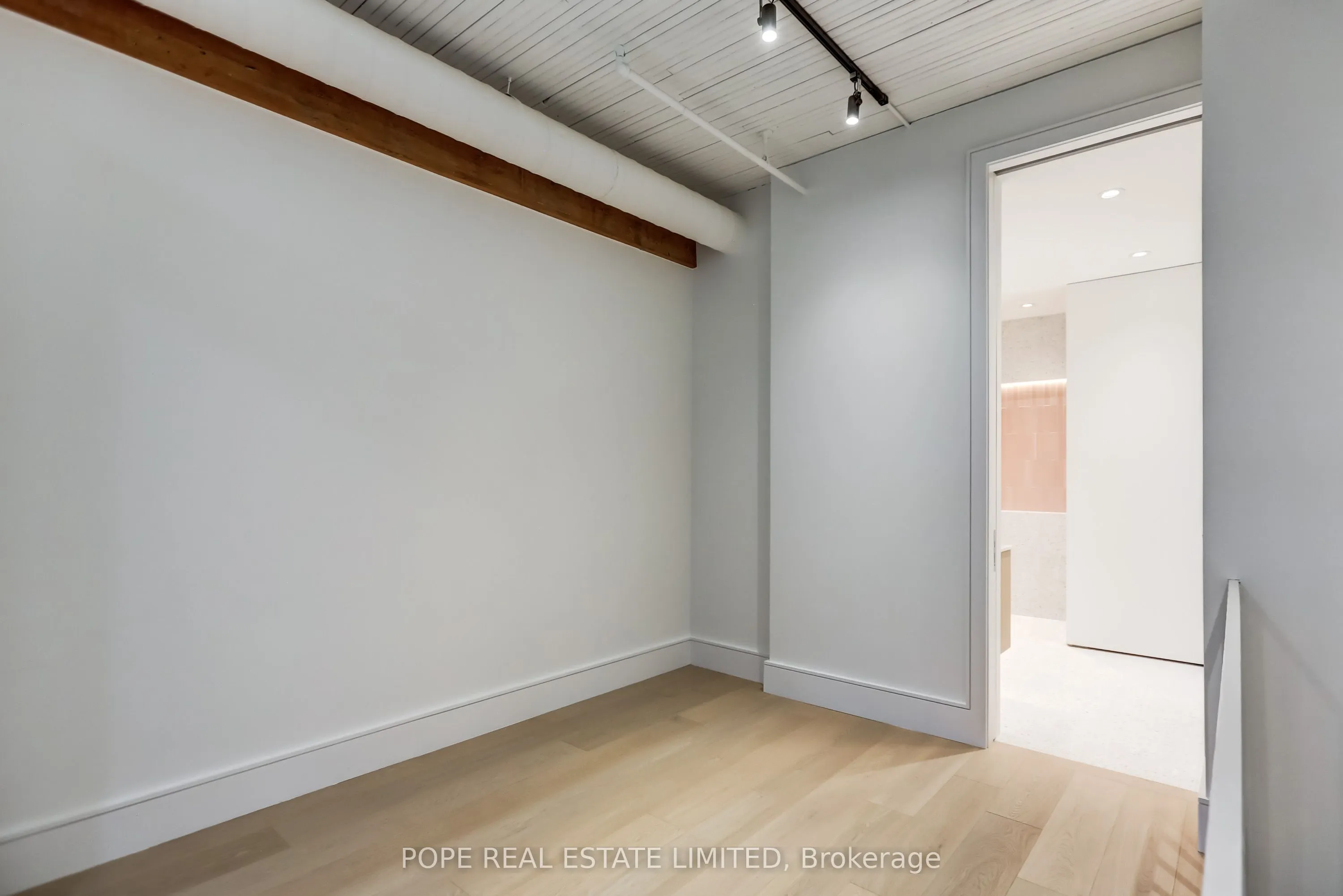 781 King Street W, #211
