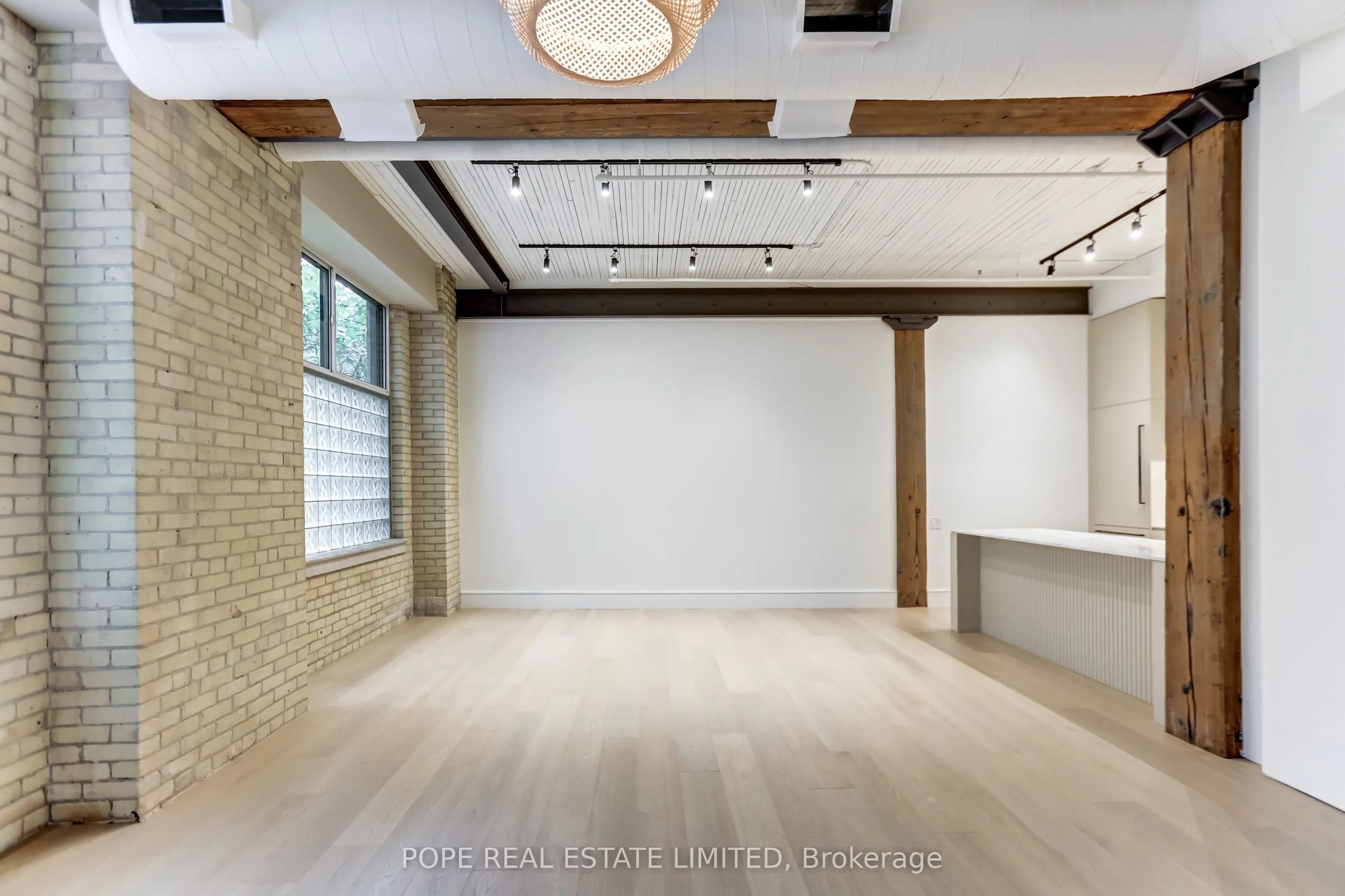 781 King Street W, #211
