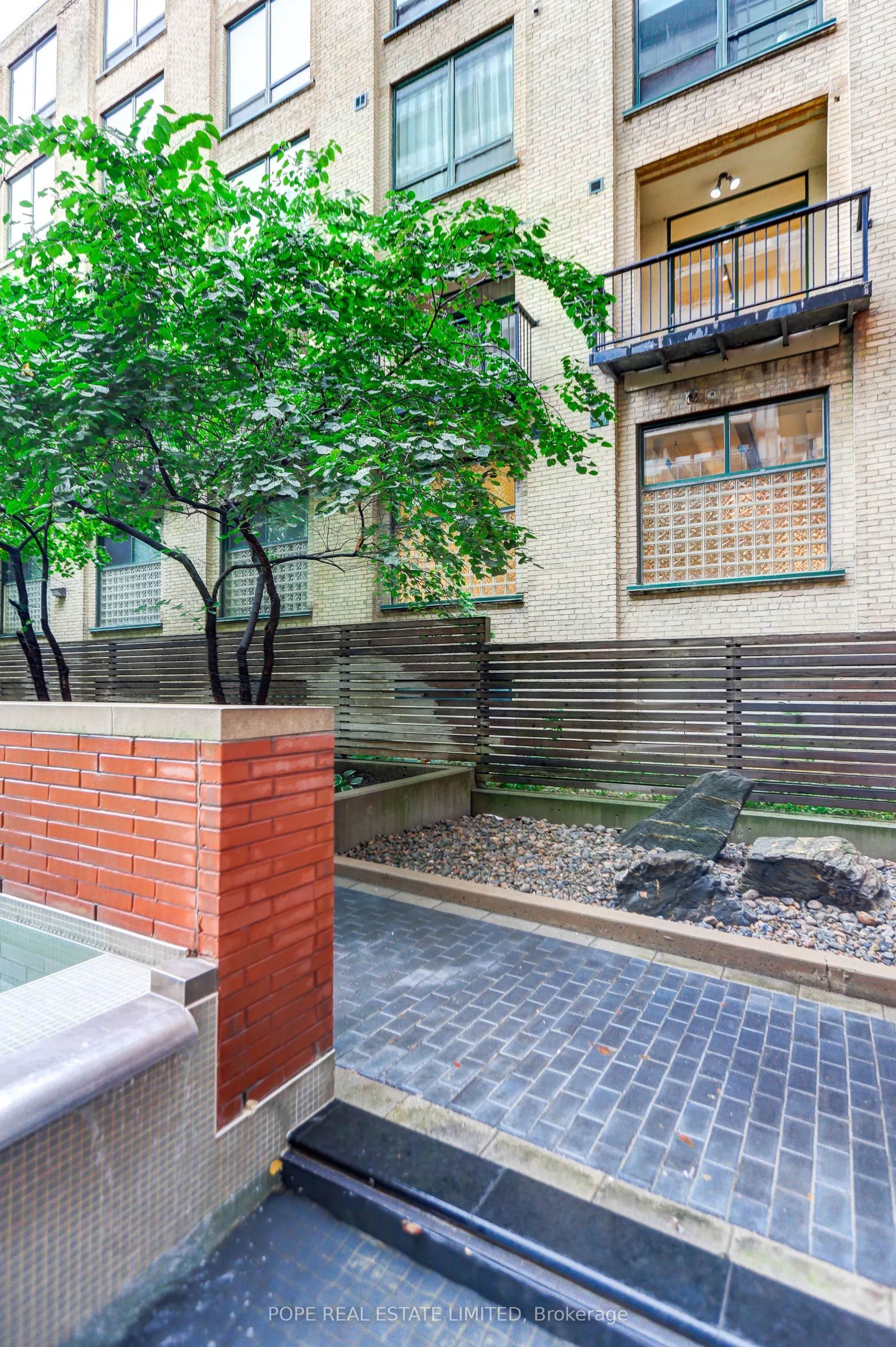 781 King Street W, #211