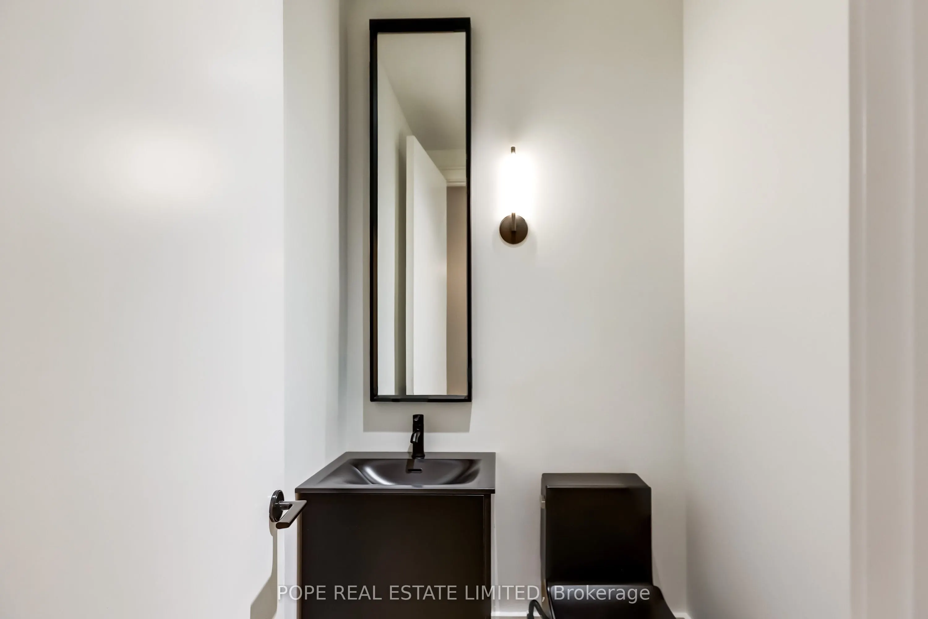 781 King Street W, #211