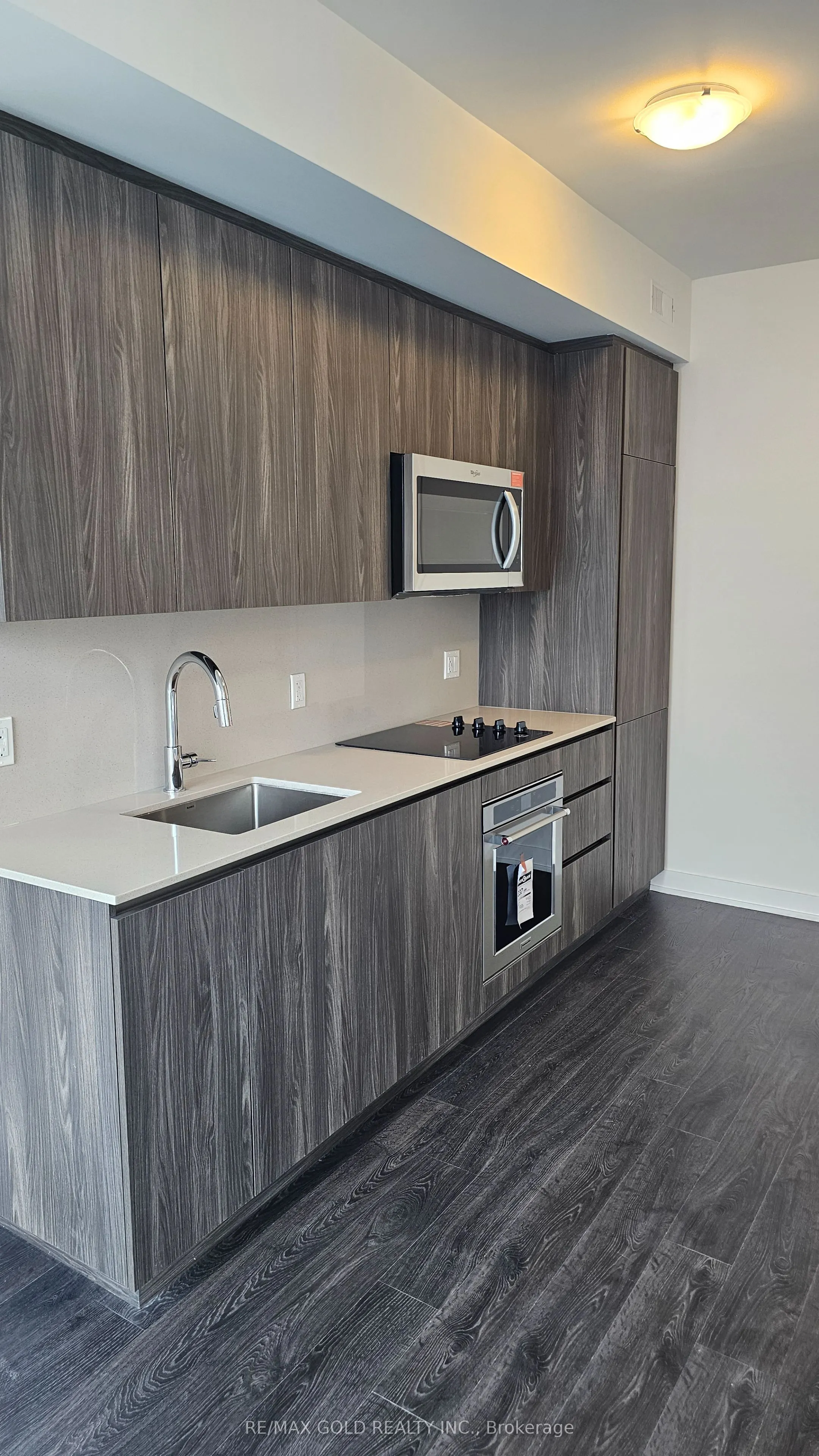 15 Richardson Street, #1603