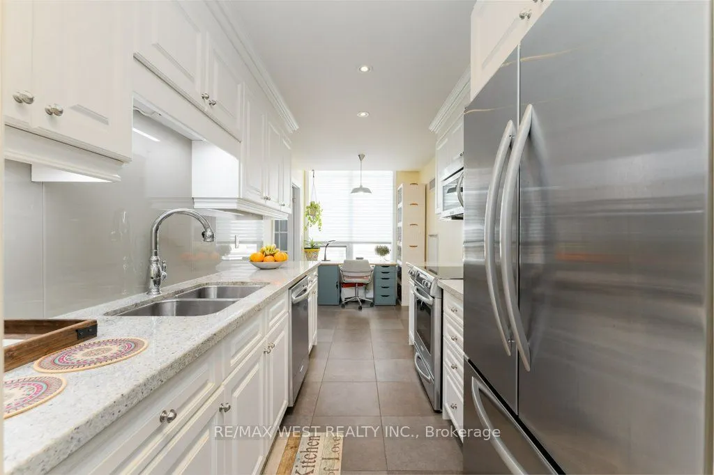 15 Rean Drive, #407