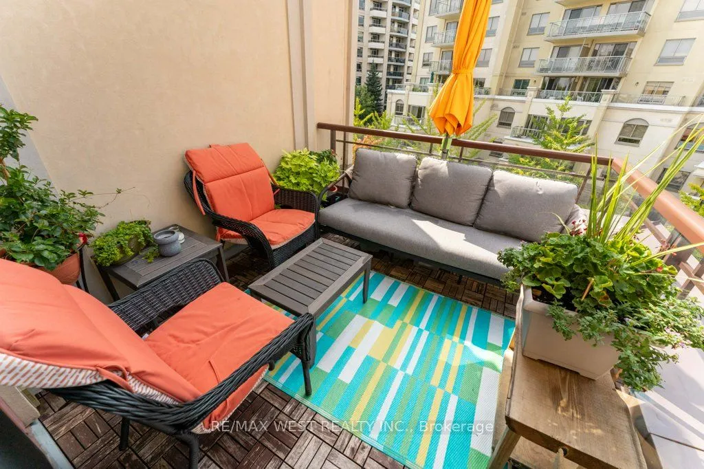 15 Rean Drive, #407