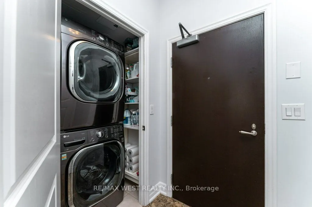 15 Rean Drive, #407