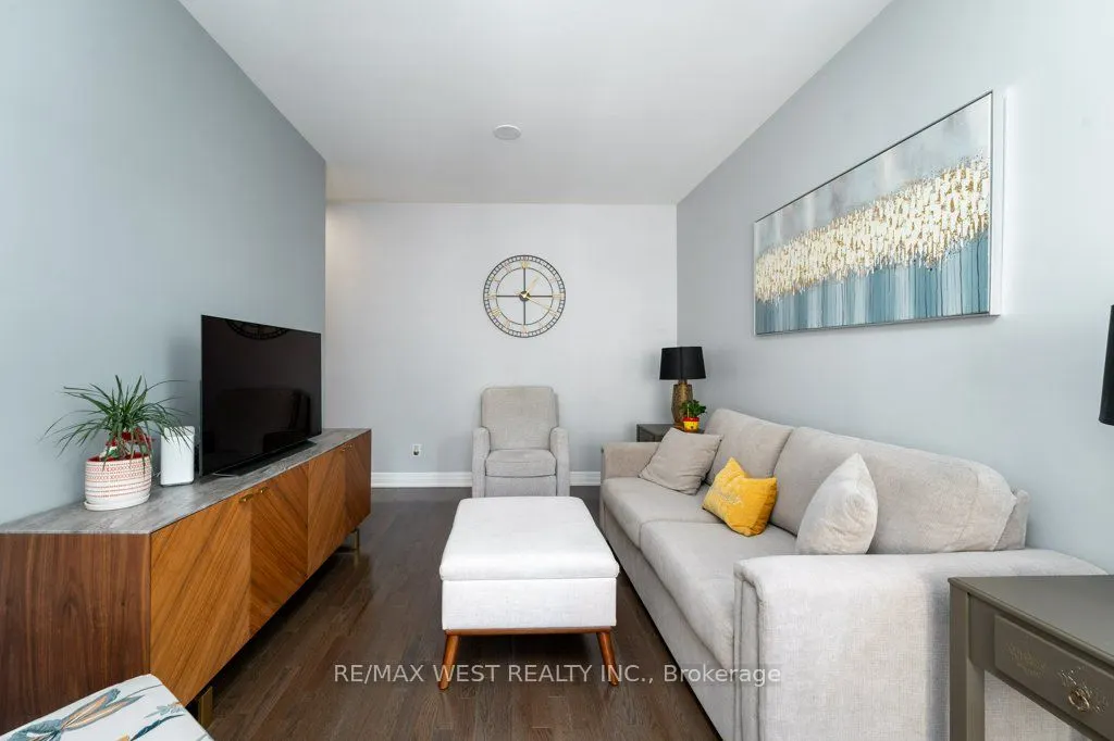 15 Rean Drive, #407