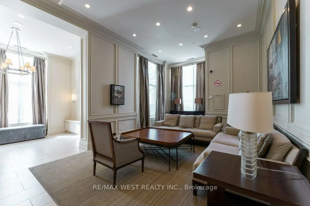 15 Rean Drive, #407