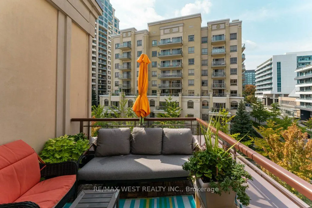 15 Rean Drive, #407