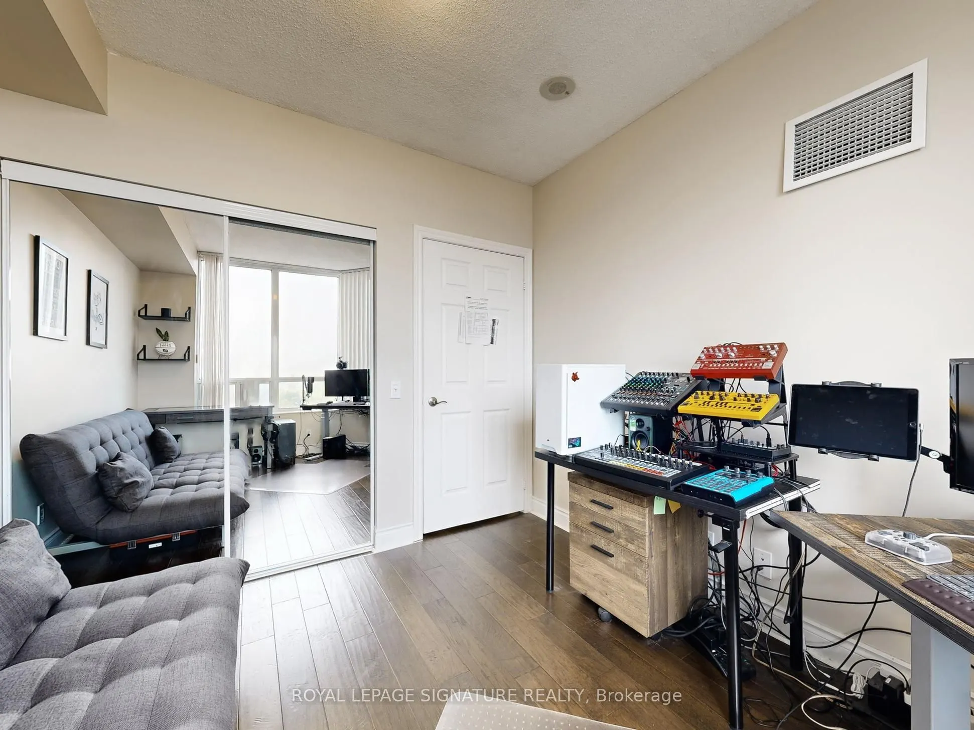 78 Harrison Garden Boulevard, #1302