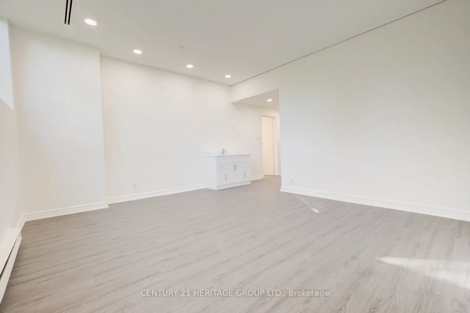 2900 Yonge Street, #101