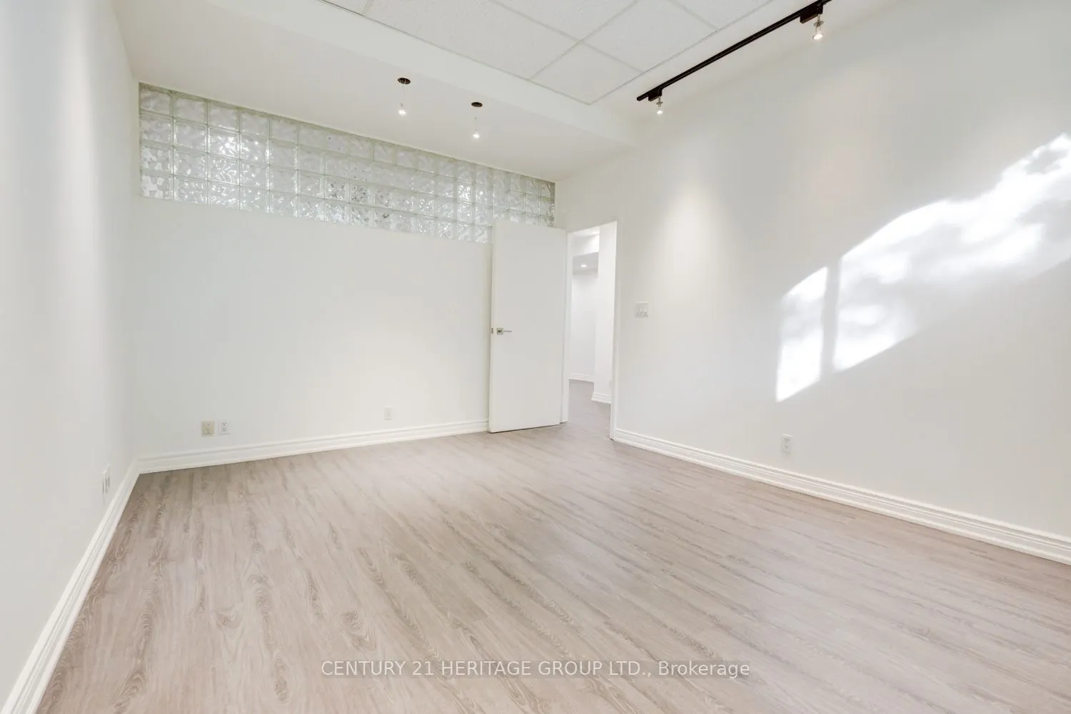 2900 Yonge Street, #101