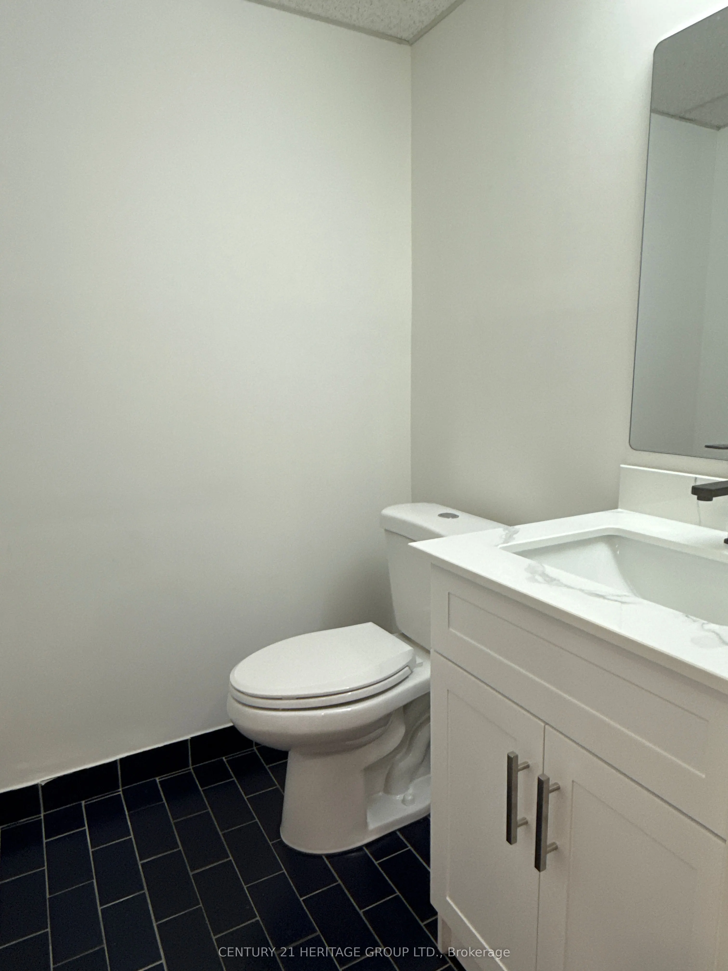 2900 Yonge Street, #101
