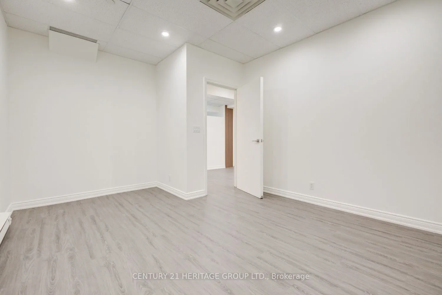 2900 Yonge Street, #101