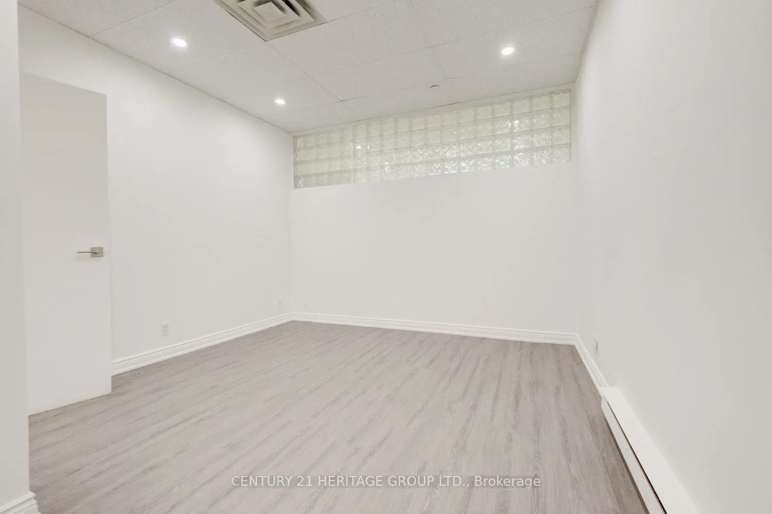 2900 Yonge Street, #101