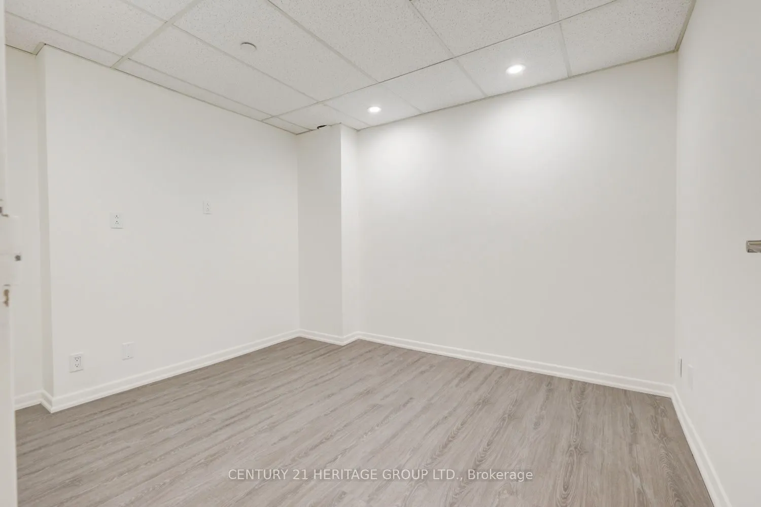 2900 Yonge Street, #101