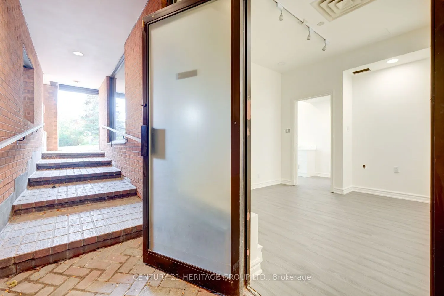 2900 Yonge Street, #101