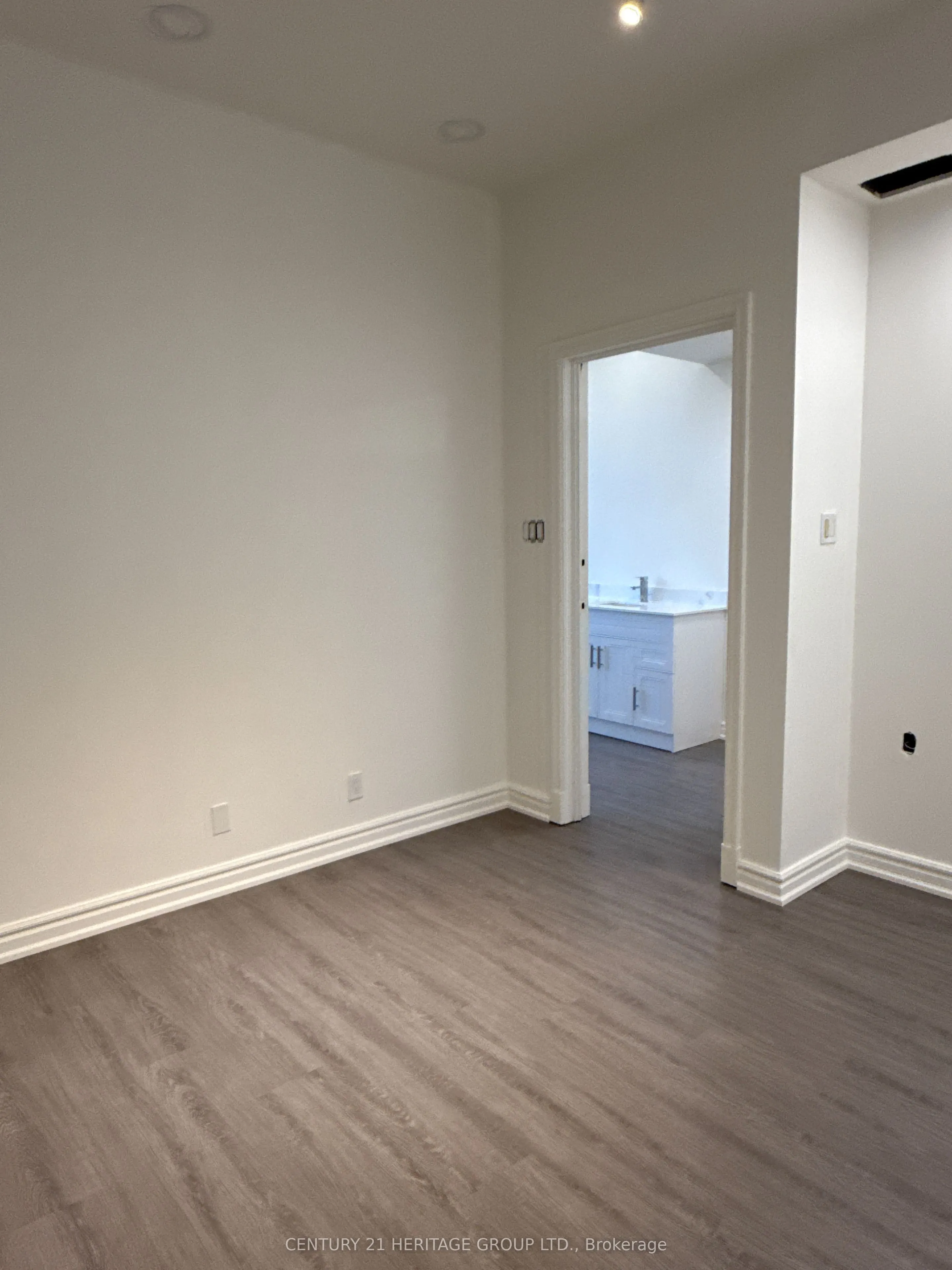2900 Yonge Street, #101