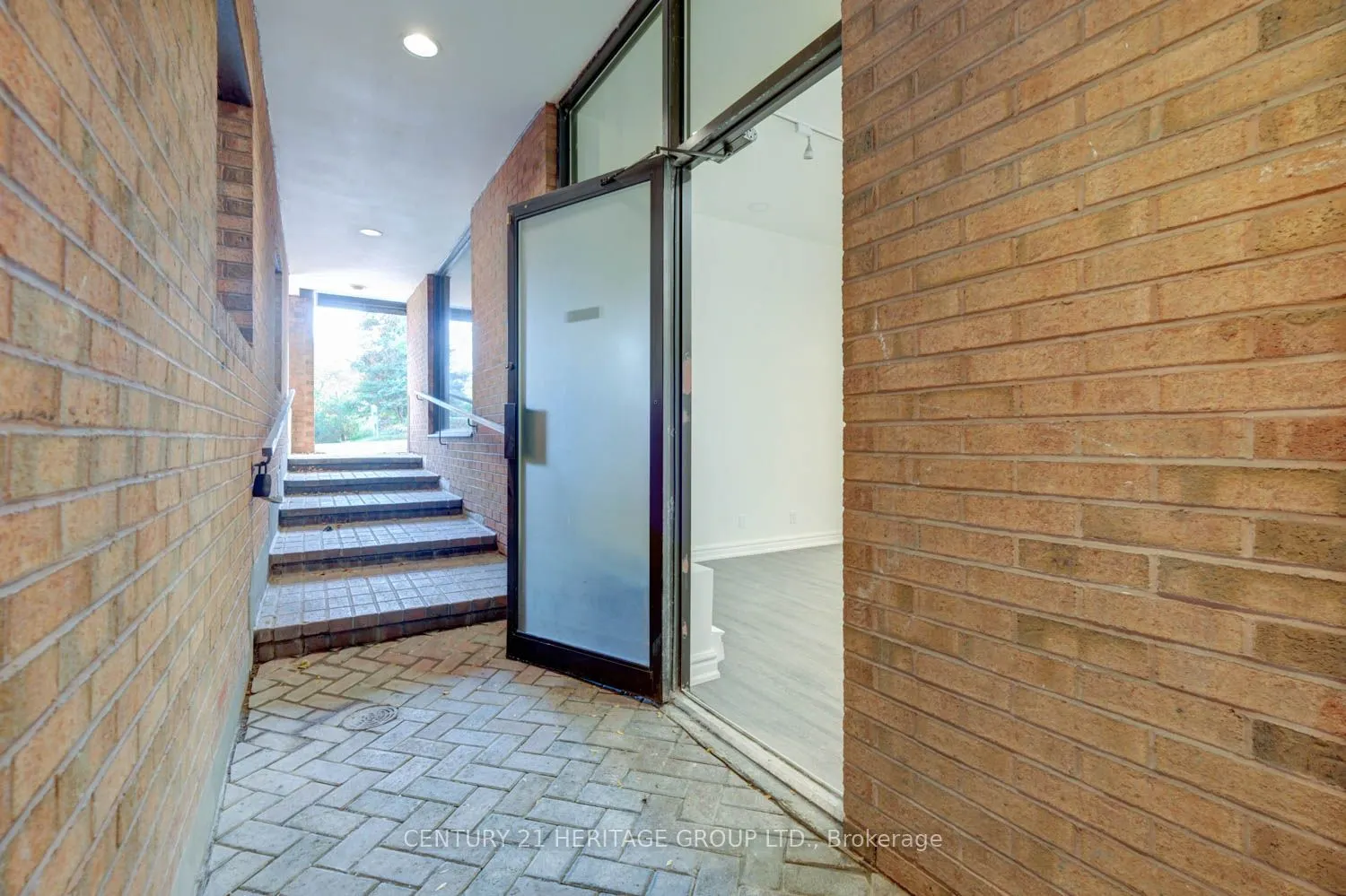 2900 Yonge Street, #101