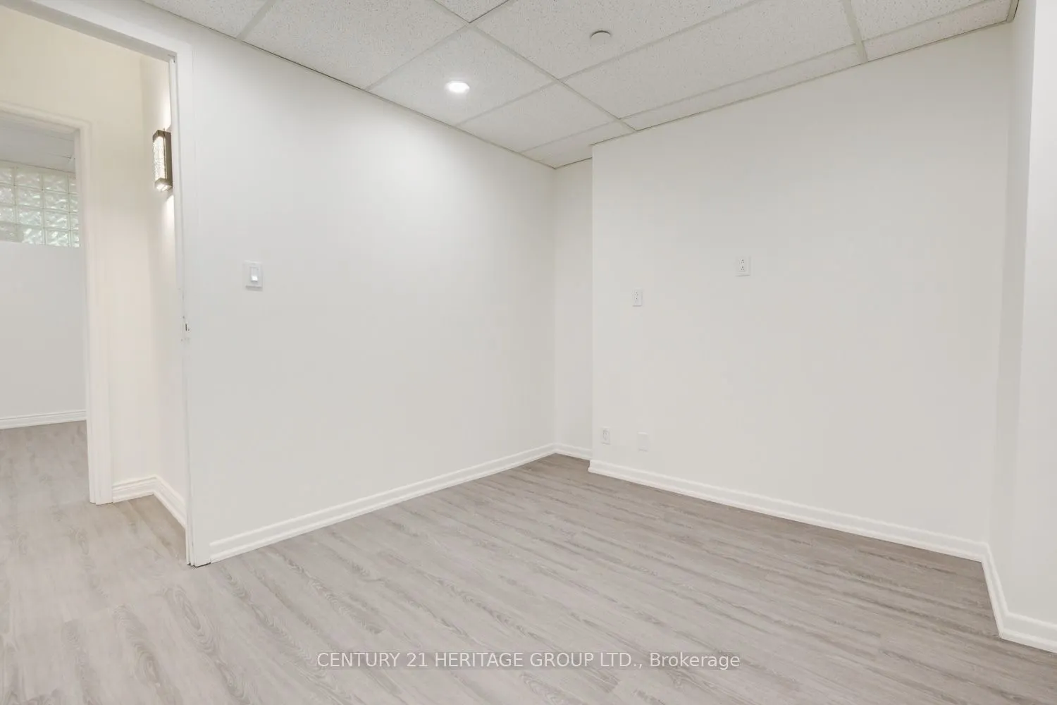 2900 Yonge Street, #101