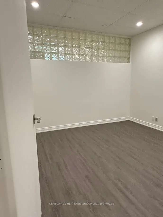 2900 Yonge Street, #101