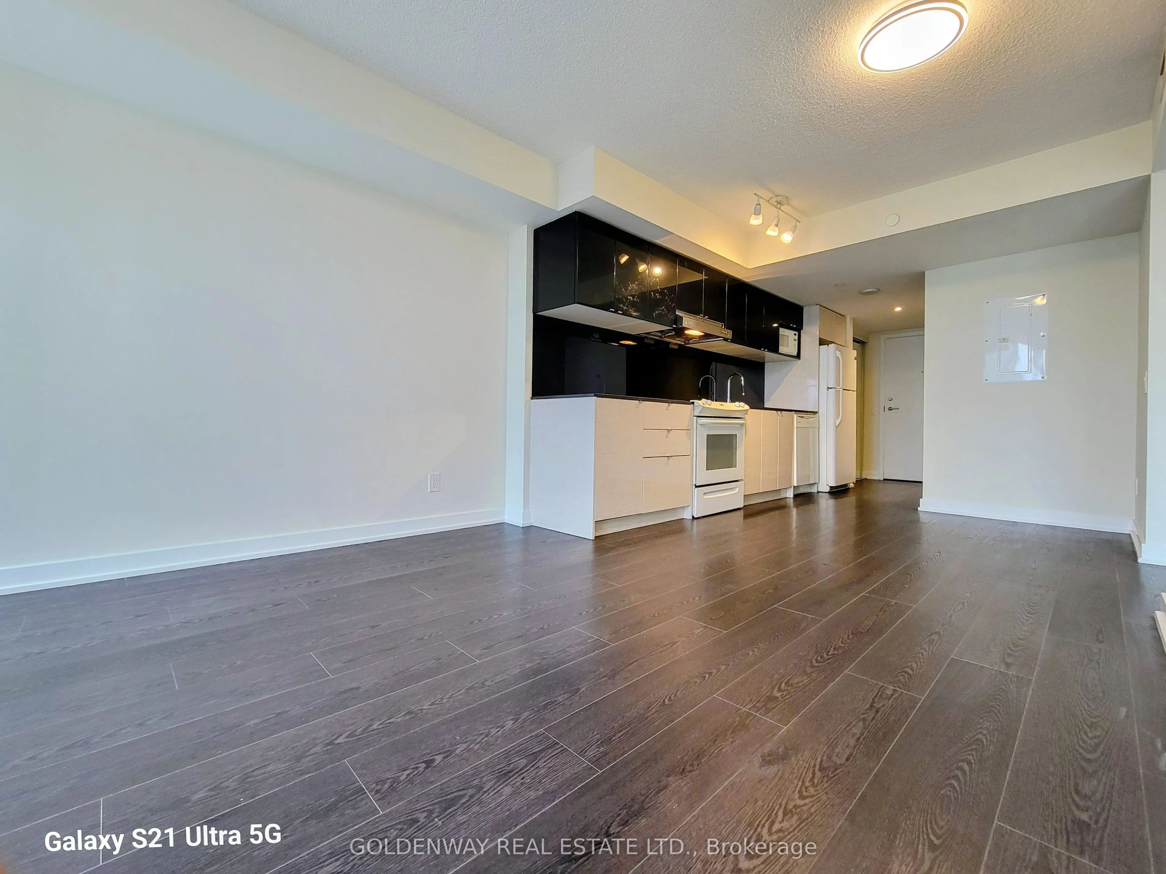 72 Esther Shiner Boulevard, #1211