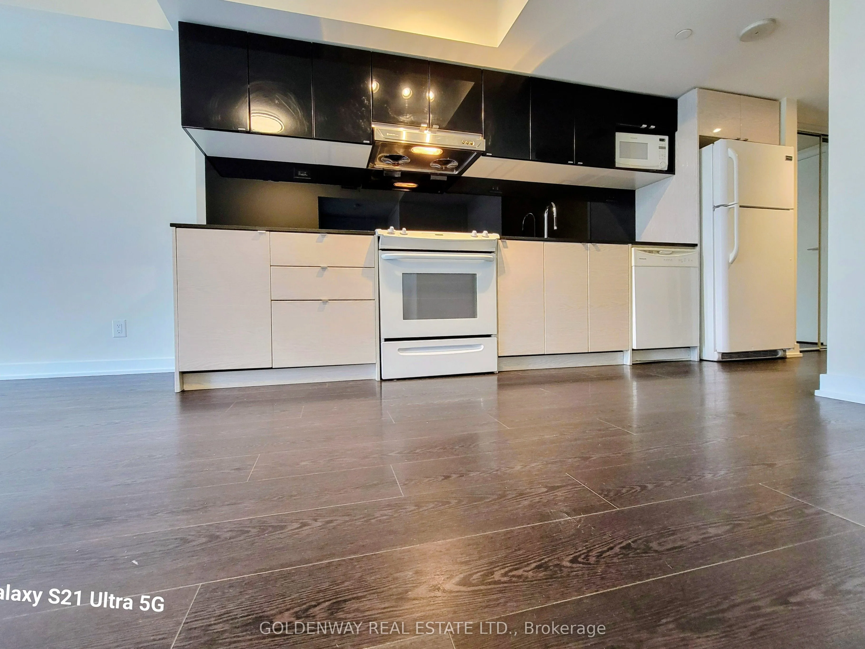72 Esther Shiner Boulevard, #1211