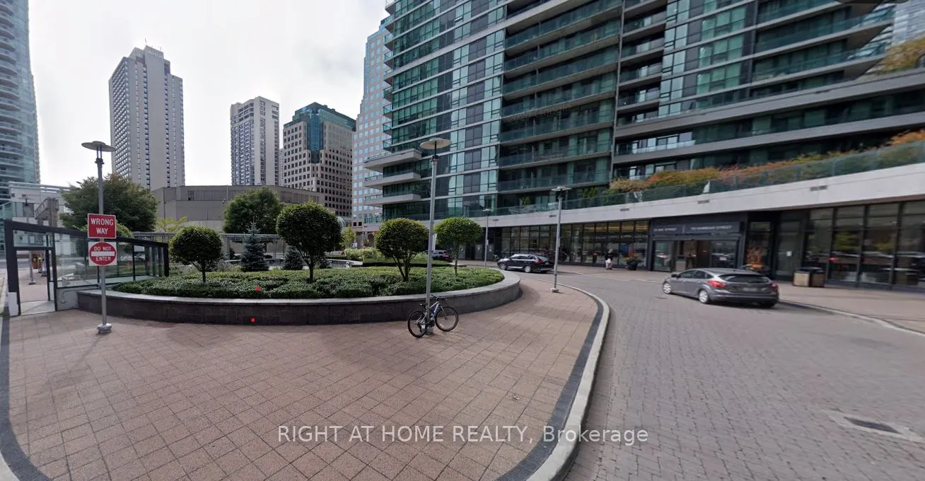 33 Bay Street, #410