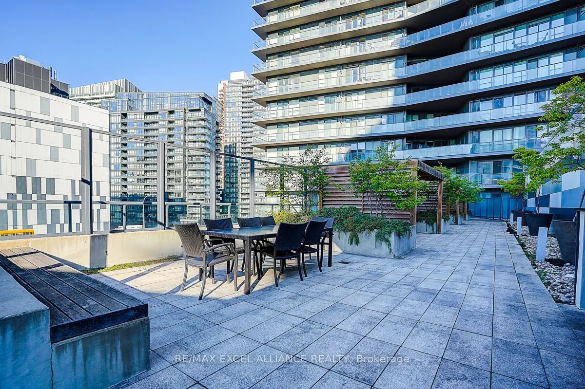 20 Bruyeres Mews, #2501