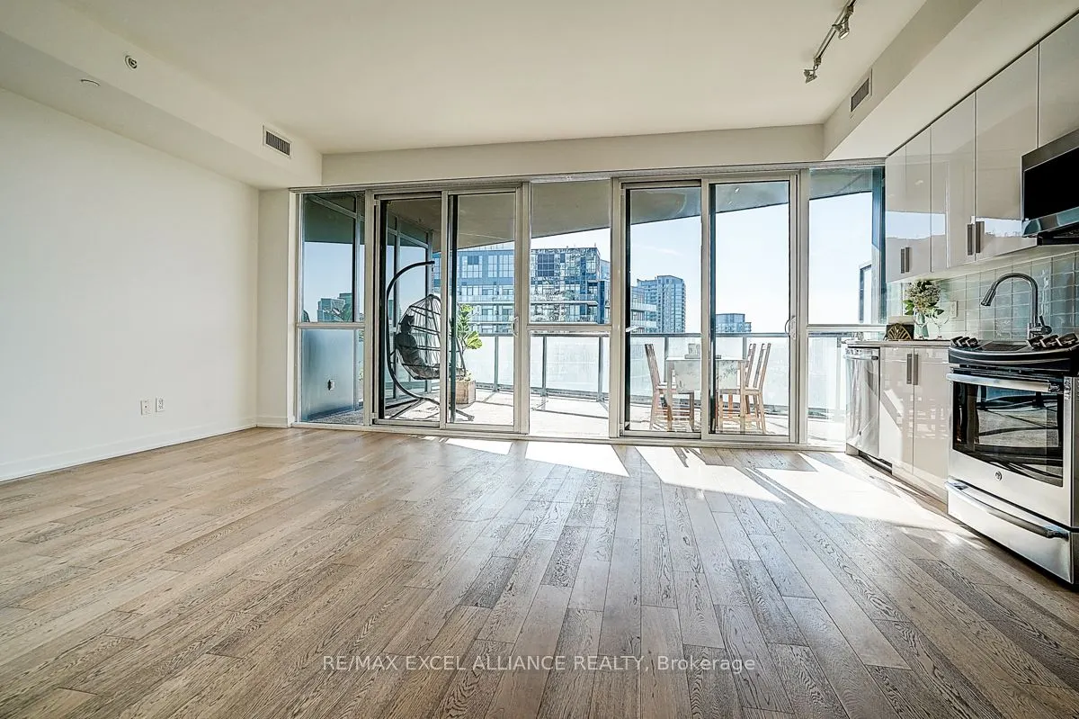 20 Bruyeres Mews, #2501